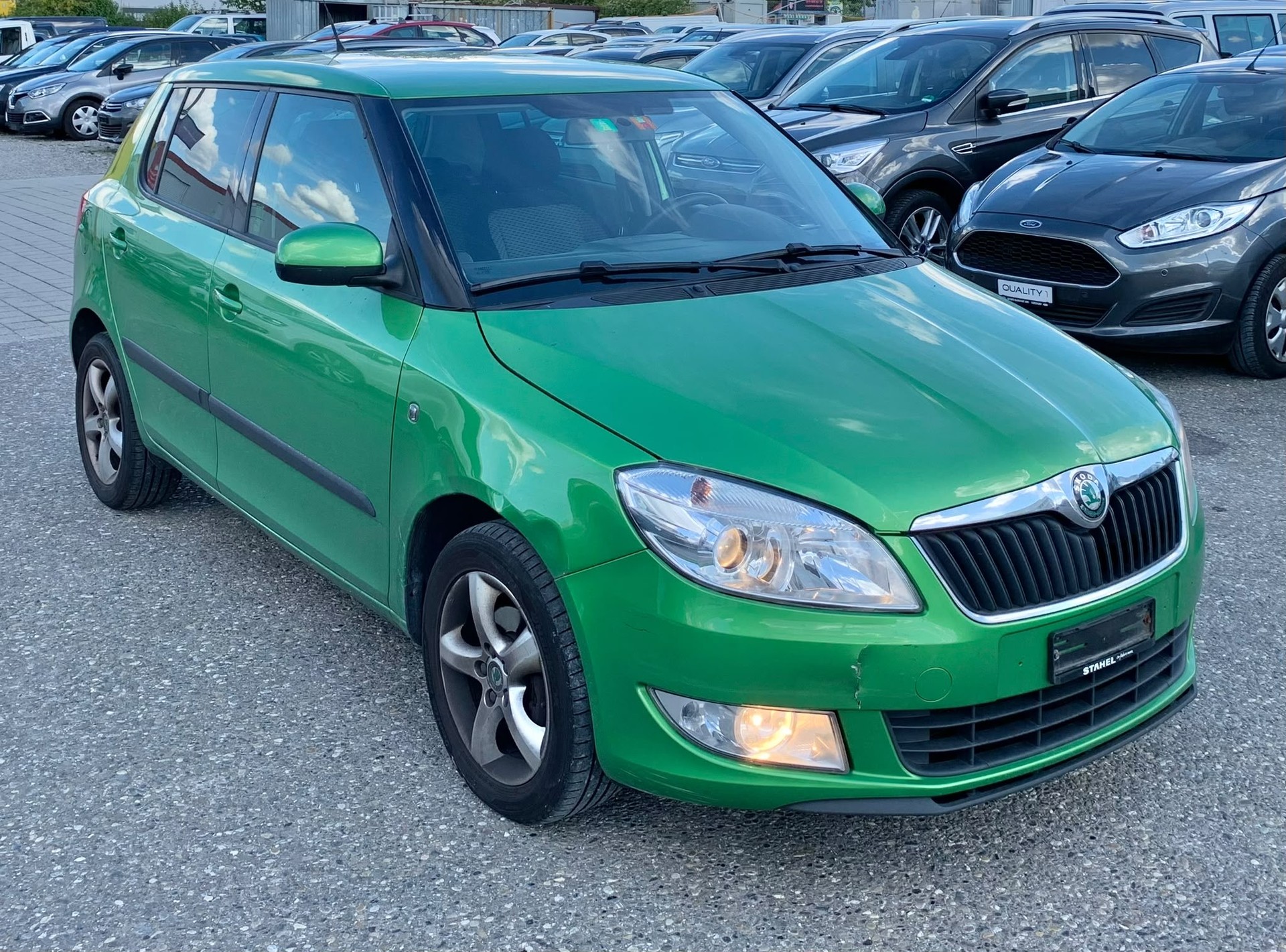 SKODA Fabia 1.2 TSI Family Limousine (Klimatronik * Alufelgen * Radio CD * Sensoren * BO5)-image-3