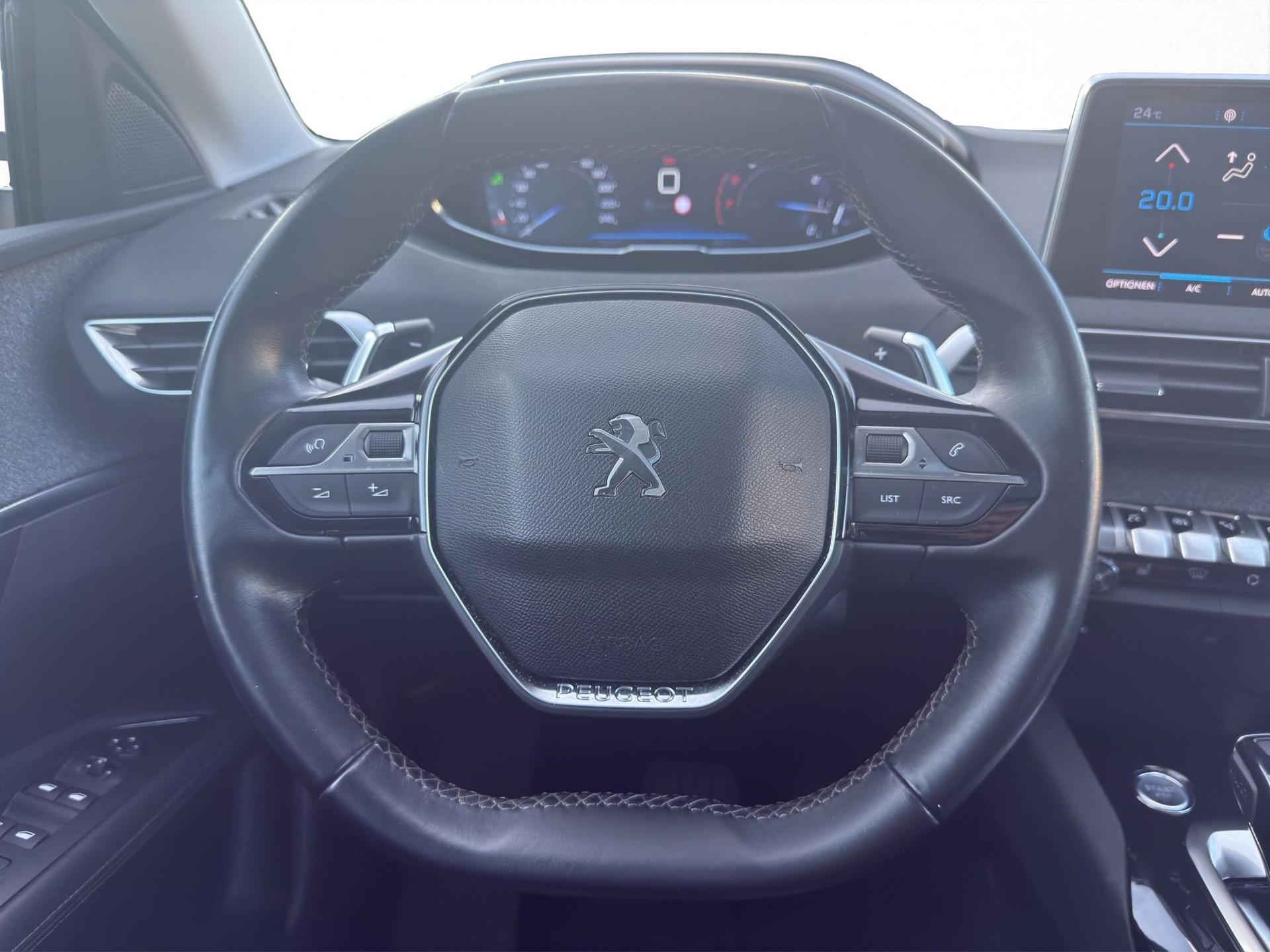PEUGEOT 3008 1.6 THP Allure * PANORAMADACH * SITZHEIZUNG + ELEKTRISCHE SITZE * KAMERA VORNE UND HINTEN *-image-19