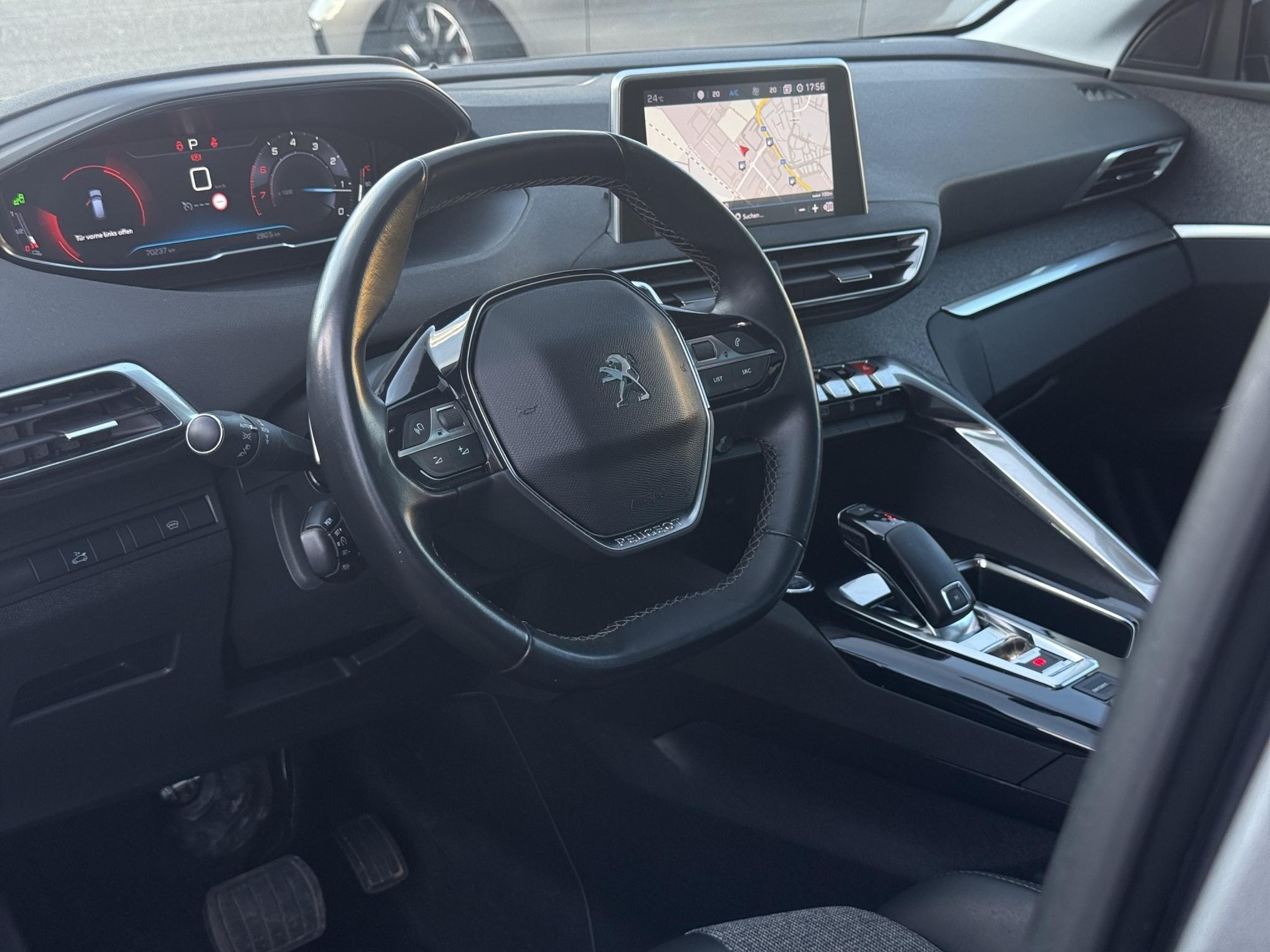 PEUGEOT 3008 1.6 THP Allure * PANORAMADACH * SITZHEIZUNG + ELEKTRISCHE SITZE * KAMERA VORNE UND HINTEN *-image-16