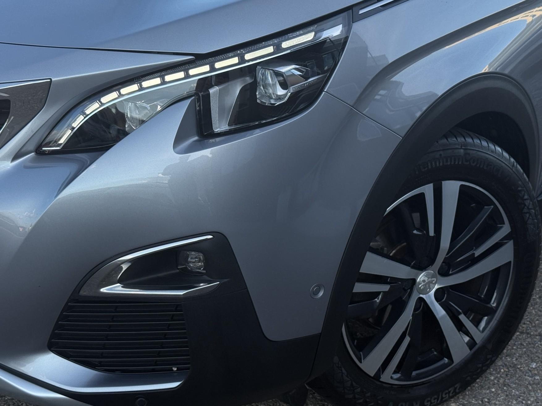 PEUGEOT 3008 1.6 THP Allure * PANORAMADACH * SITZHEIZUNG + ELEKTRISCHE SITZE * KAMERA VORNE UND HINTEN *-image-1