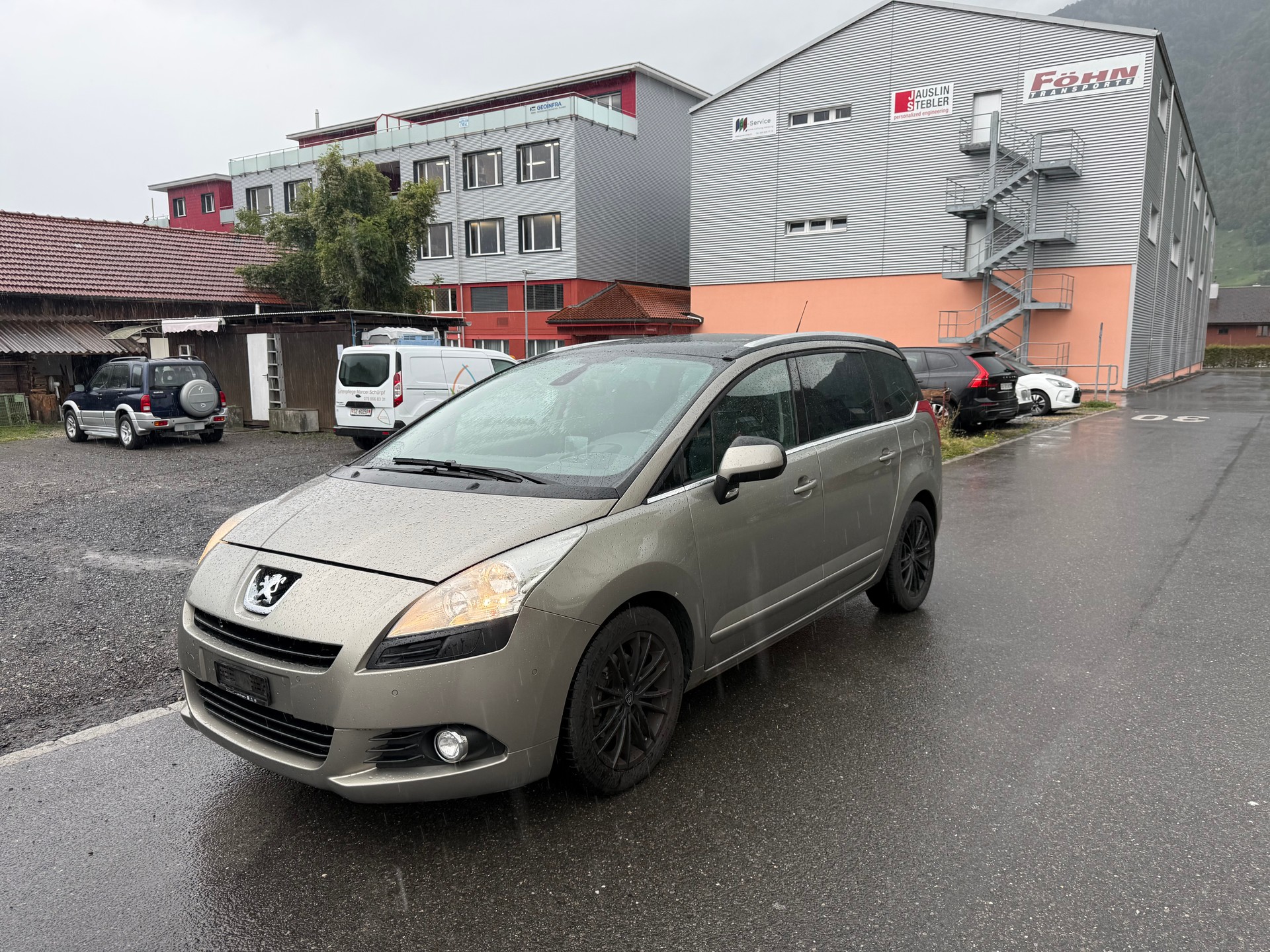 PEUGEOT 5008 2.0 HDI Sport Pack Automatic-image-1