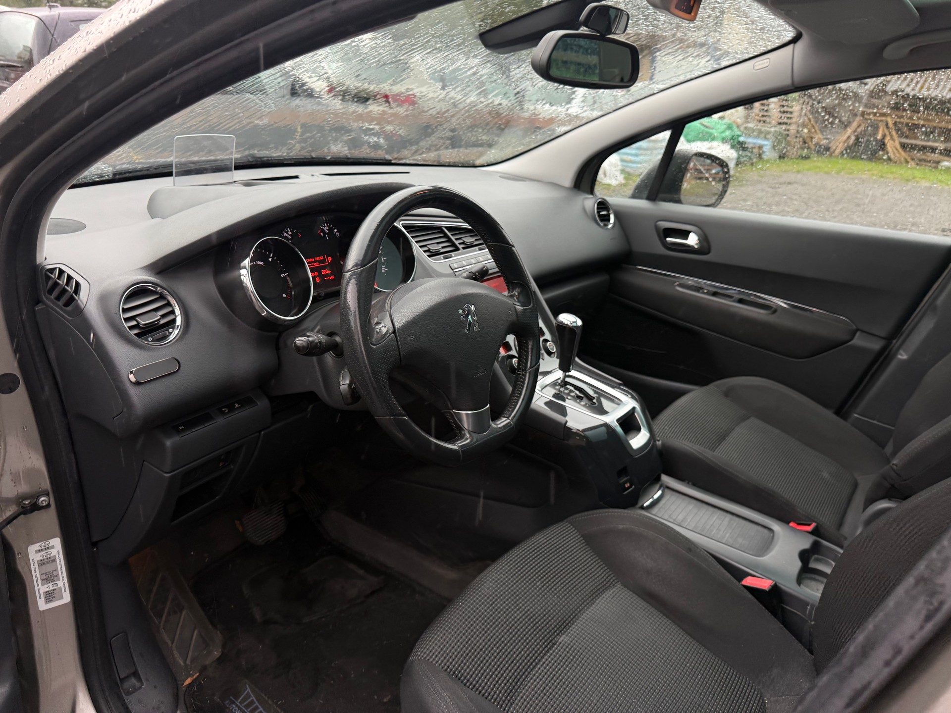 PEUGEOT 5008 2.0 HDI Sport Pack Automatic-image-6
