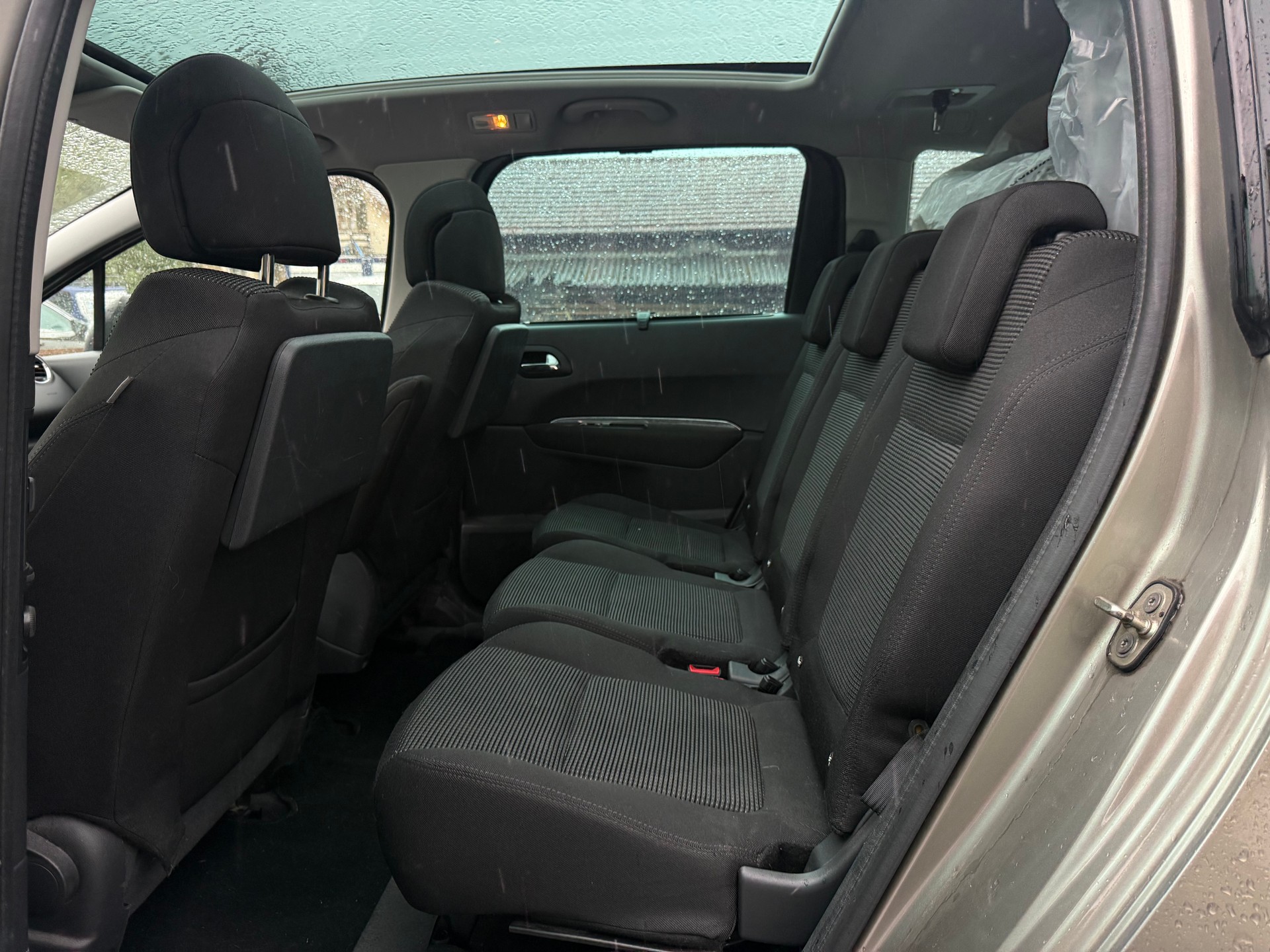 PEUGEOT 5008 2.0 HDI Sport Pack Automatic-image-4
