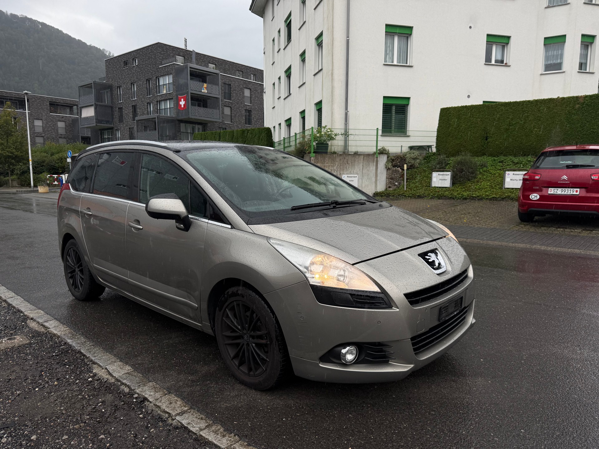 PEUGEOT 5008 2.0 HDI Sport Pack Automatic-image-0