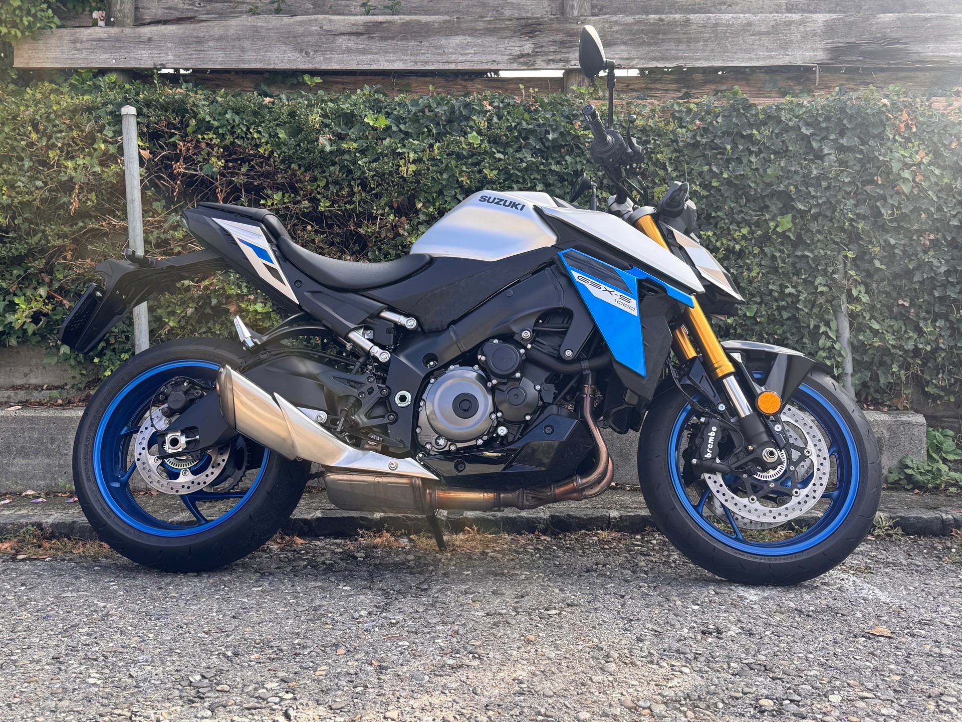 SUZUKI GSX-S 1000-showroom-element-3