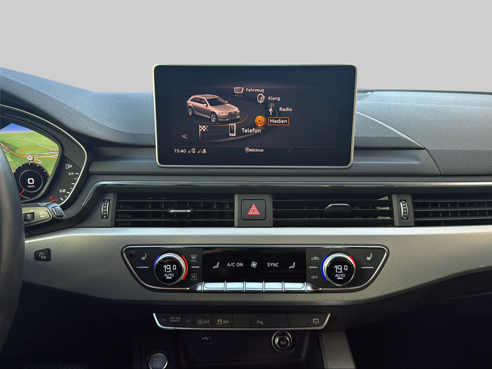 AUDI A4 Avant 2.0 TDI Sport quattro S-tronic-image-10