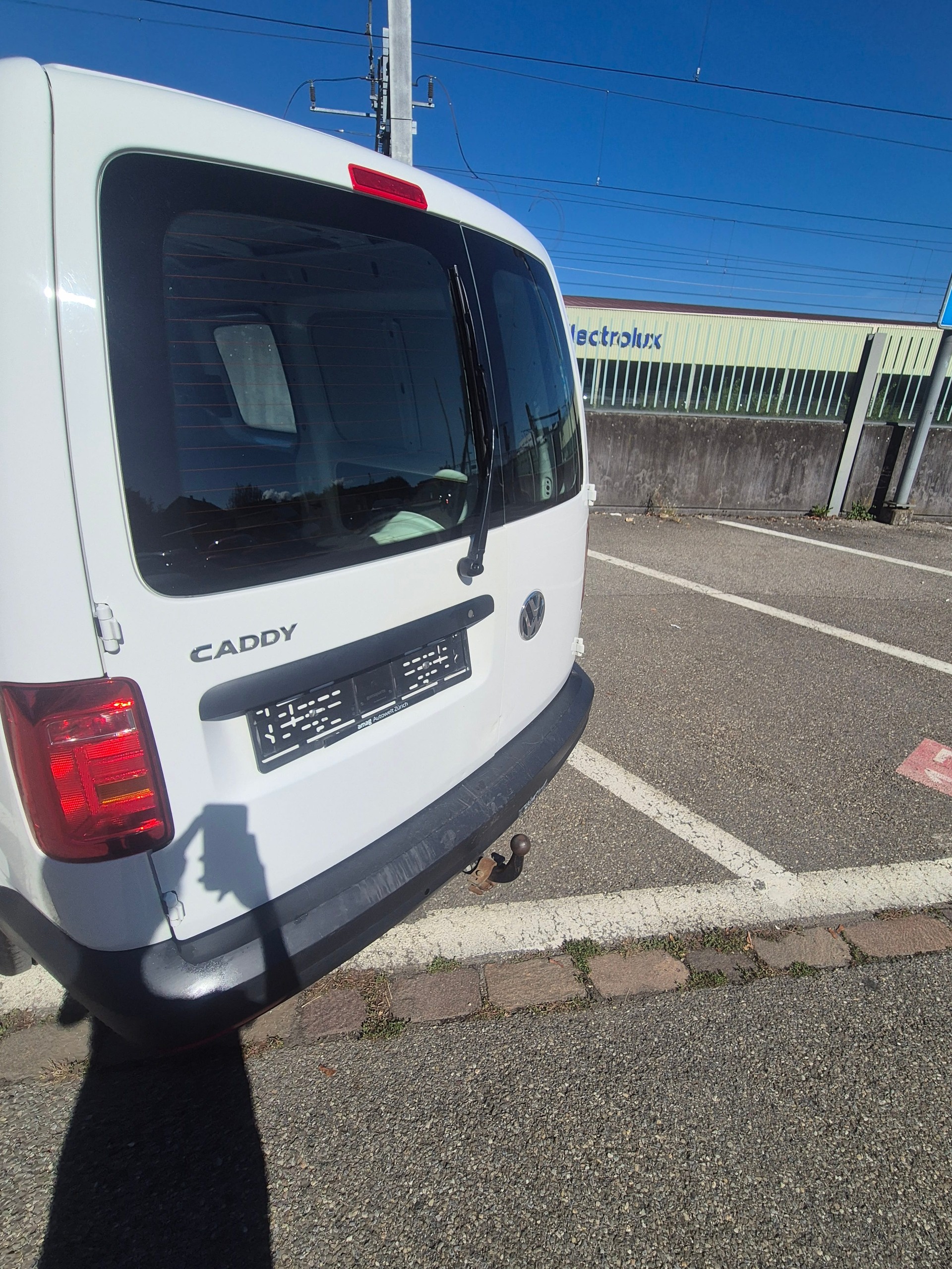 VW Caddy Maxi 2.0TDI BlueMotion Technology-image-3