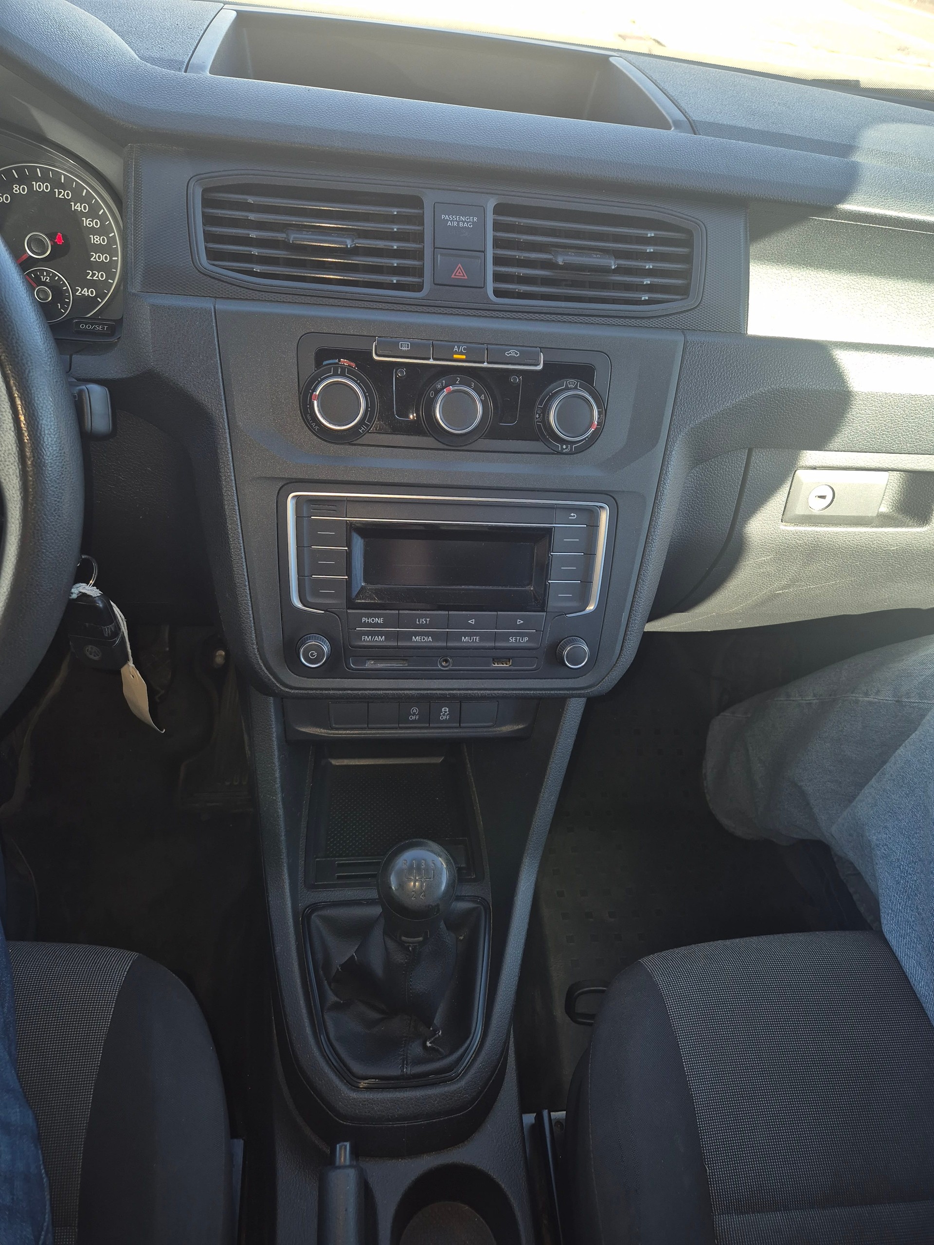 VW Caddy Maxi 2.0TDI BlueMotion Technology-image-7