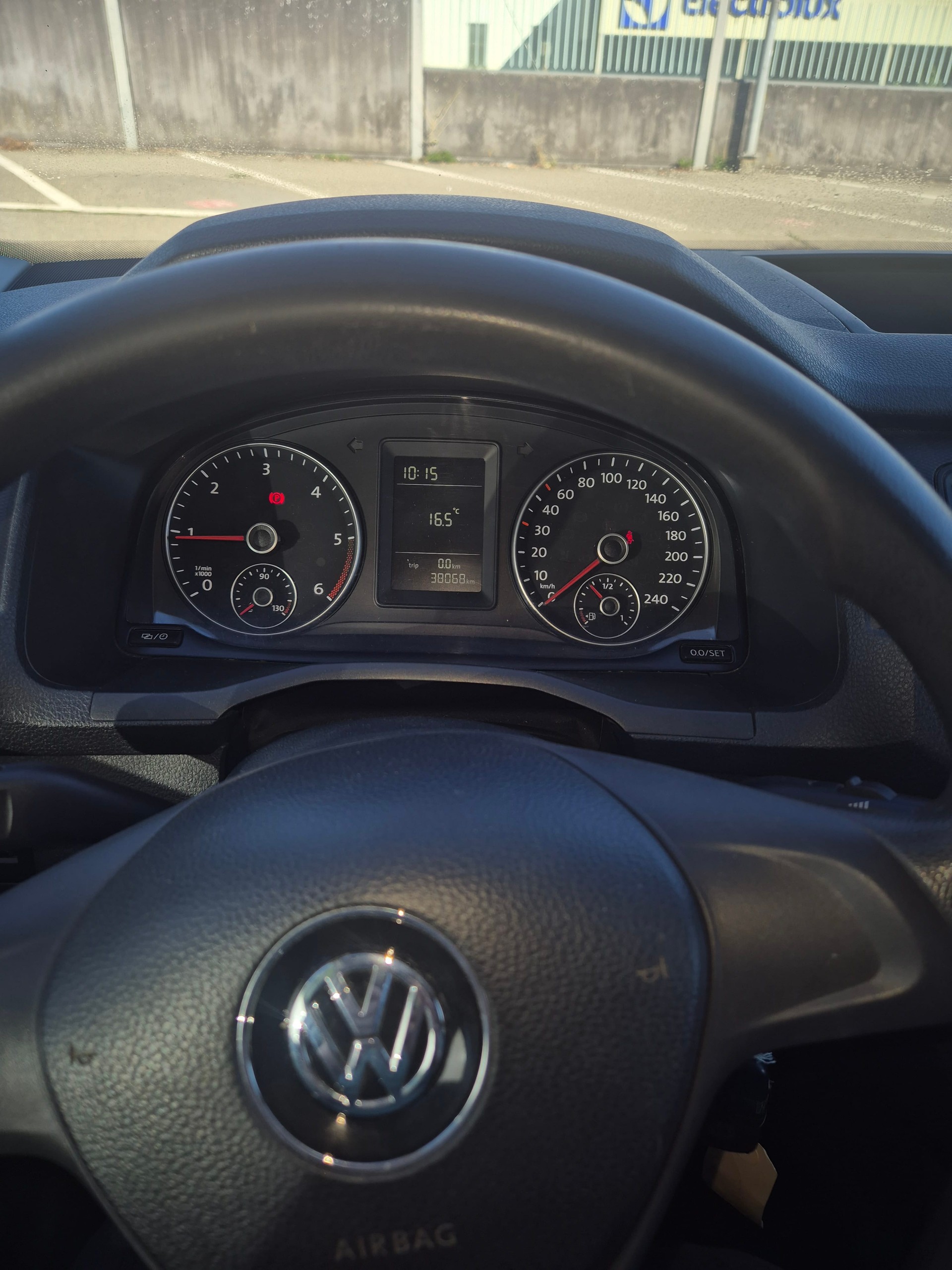 VW Caddy Maxi 2.0TDI BlueMotion Technology-image-6