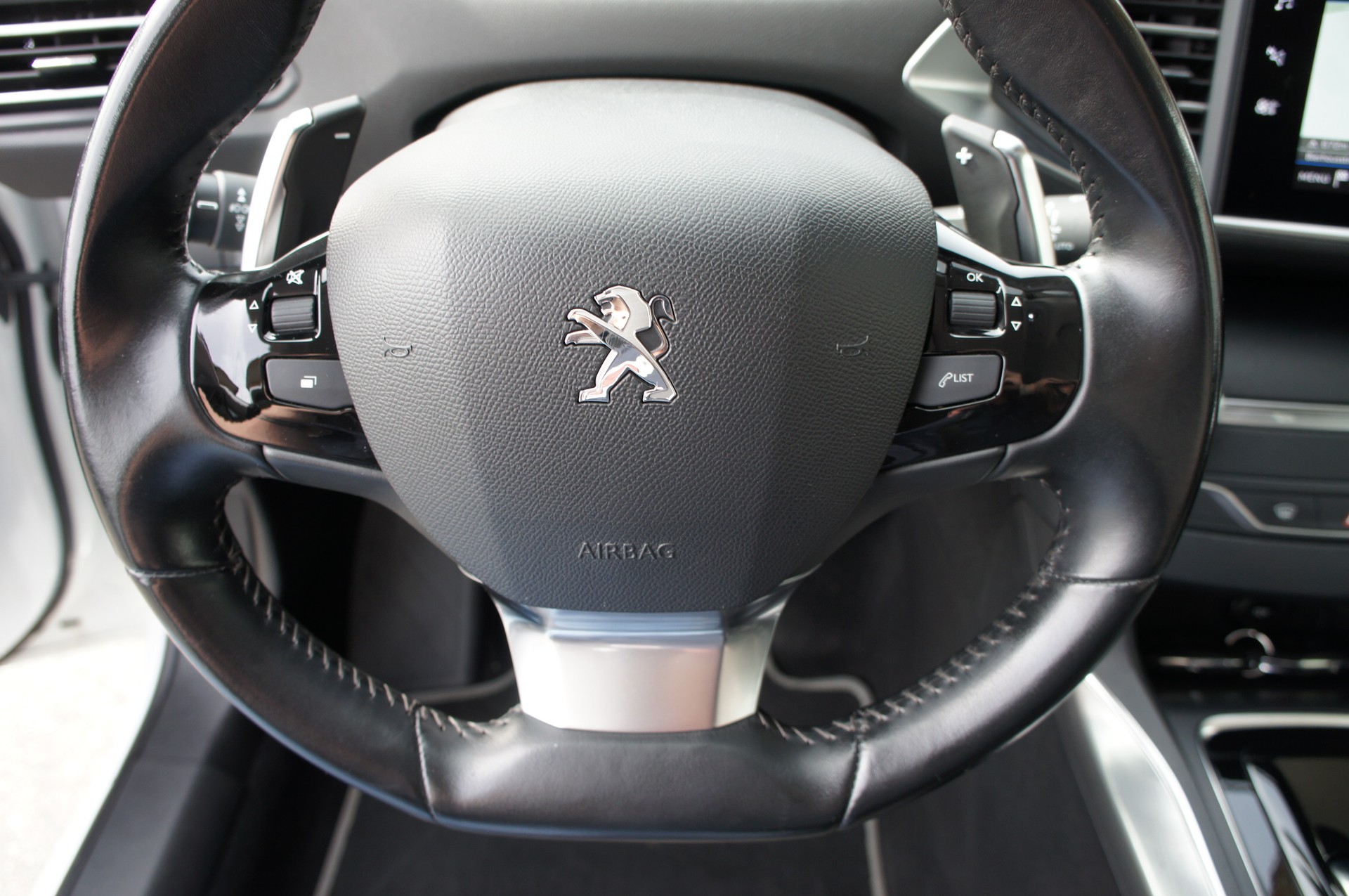 PEUGEOT 308 SW 1.5 BlueHDI Allure EAT8-image-21