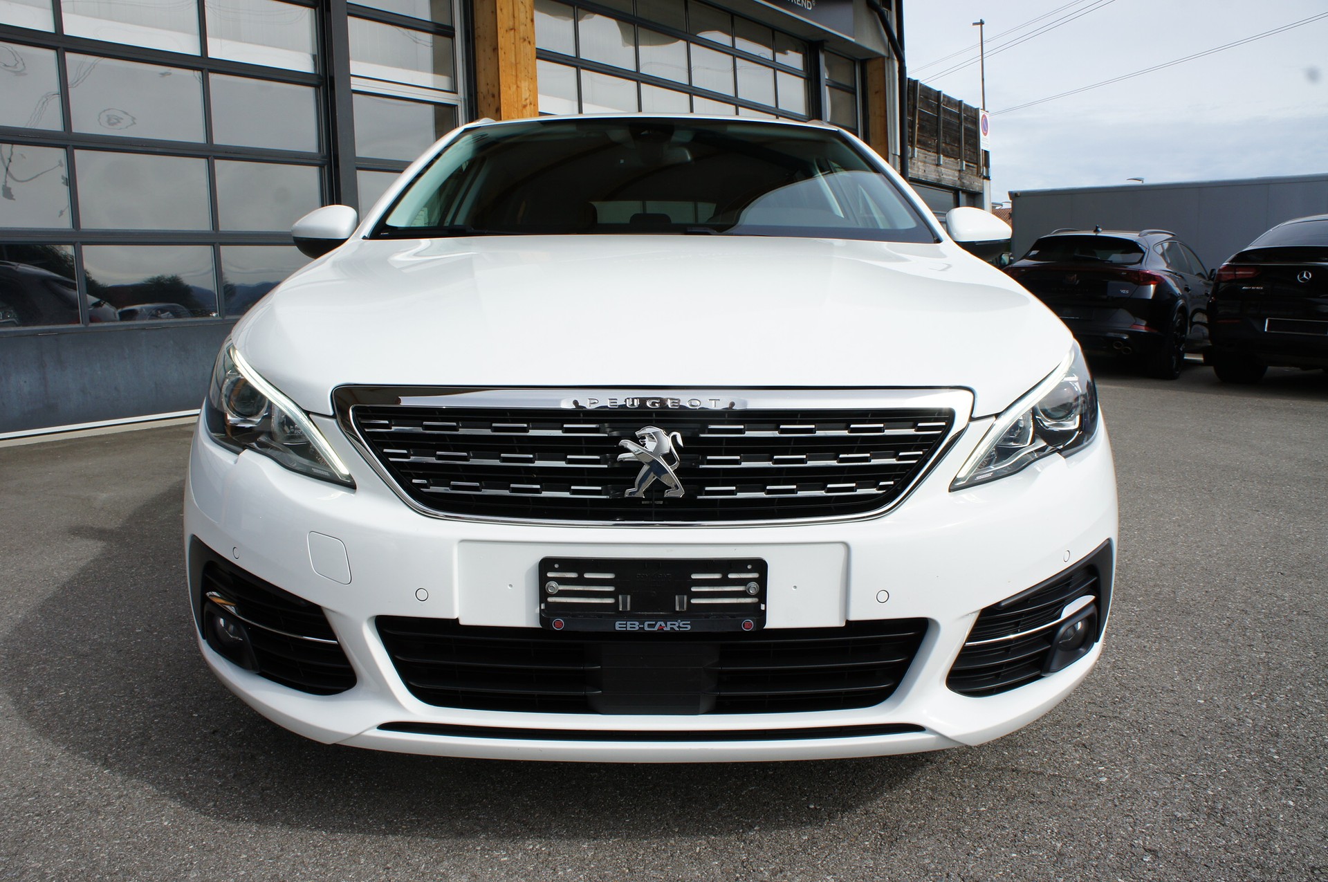 PEUGEOT 308 SW 1.5 BlueHDI Allure EAT8-image-7