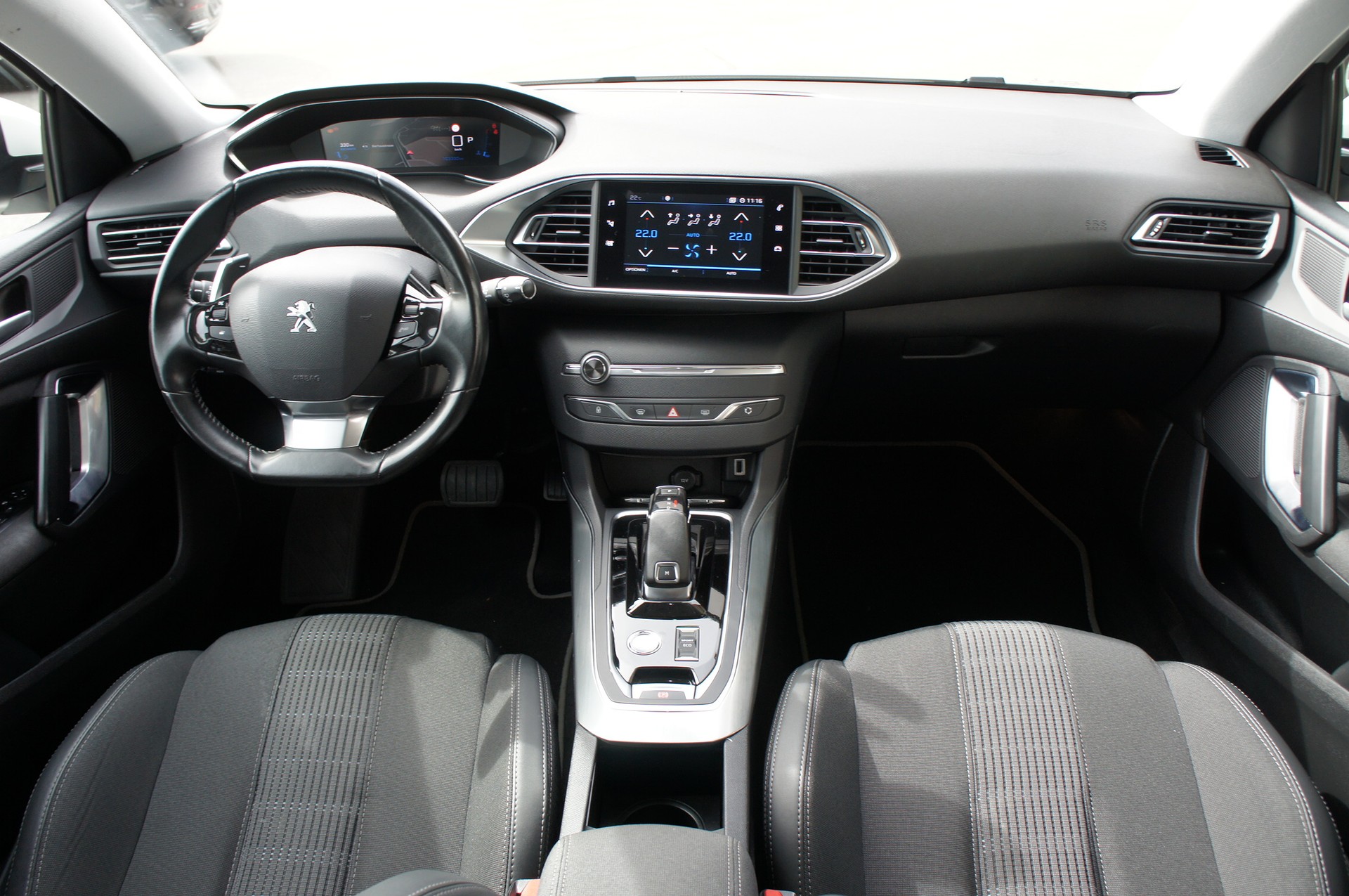 PEUGEOT 308 SW 1.5 BlueHDI Allure EAT8-image-10
