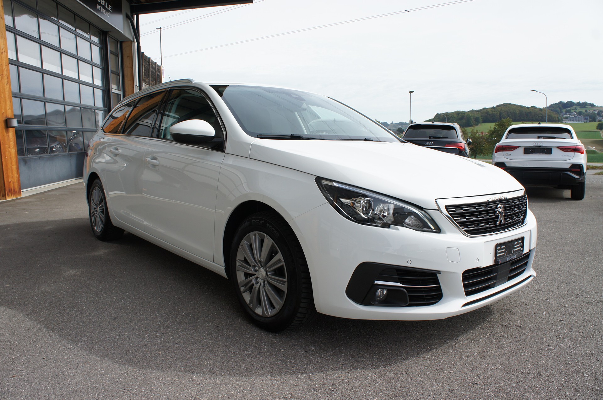 PEUGEOT 308 SW 1.5 BlueHDI Allure EAT8-image-6
