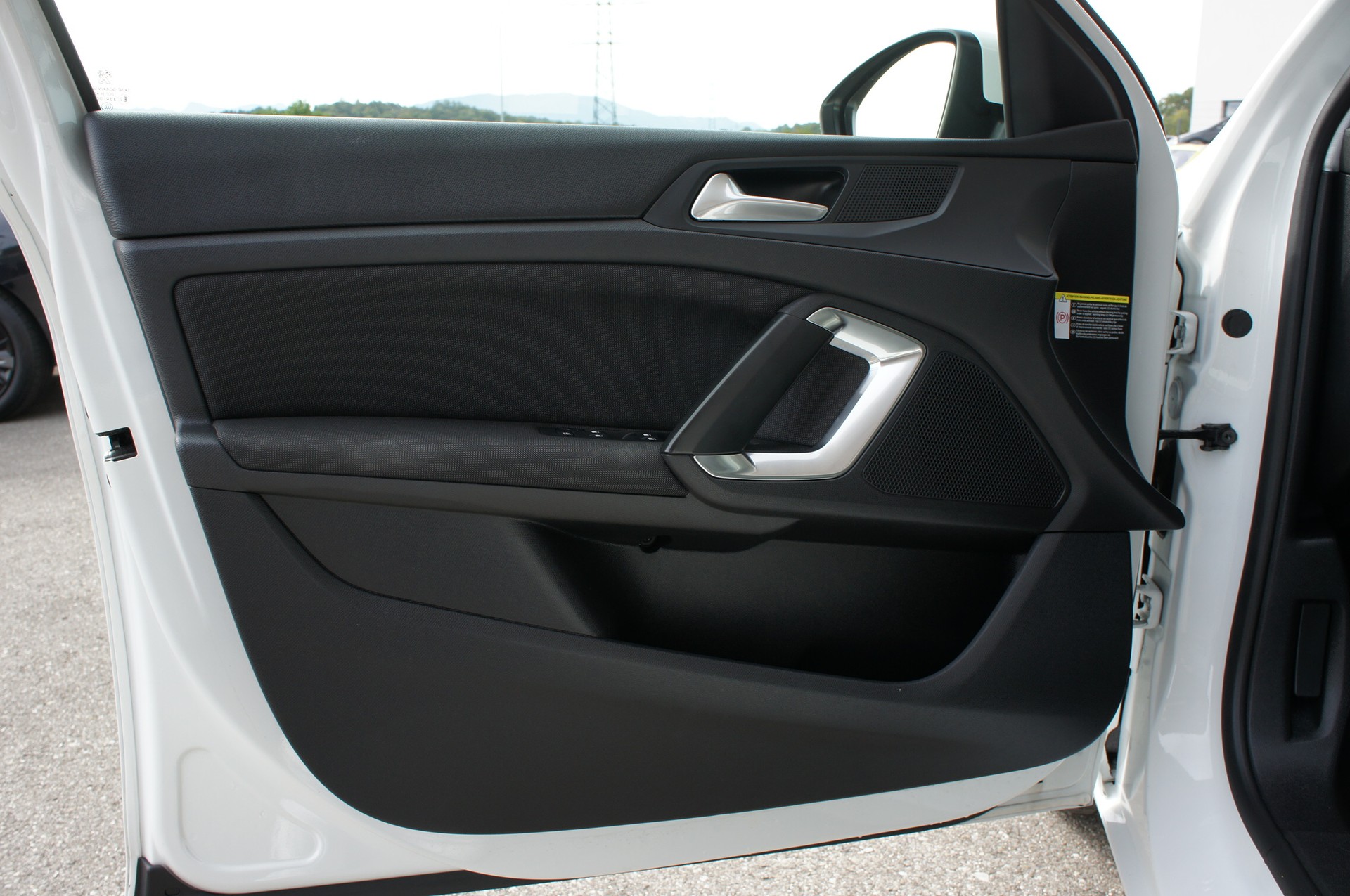 PEUGEOT 308 SW 1.5 BlueHDI Allure EAT8-image-12