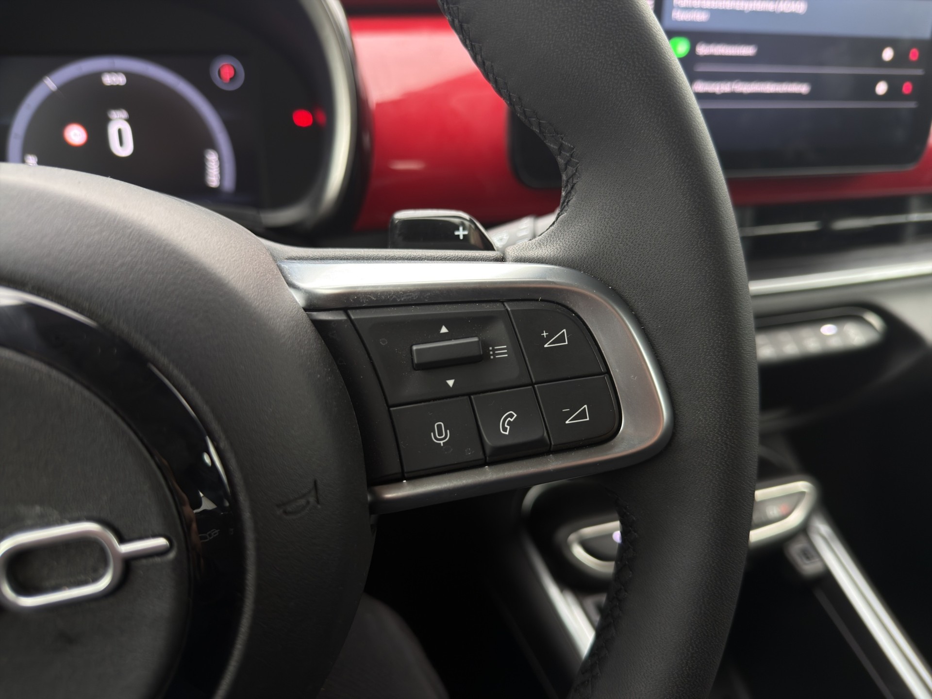 FIAT 600 1.2 Hybrid 145 Cult-image-28