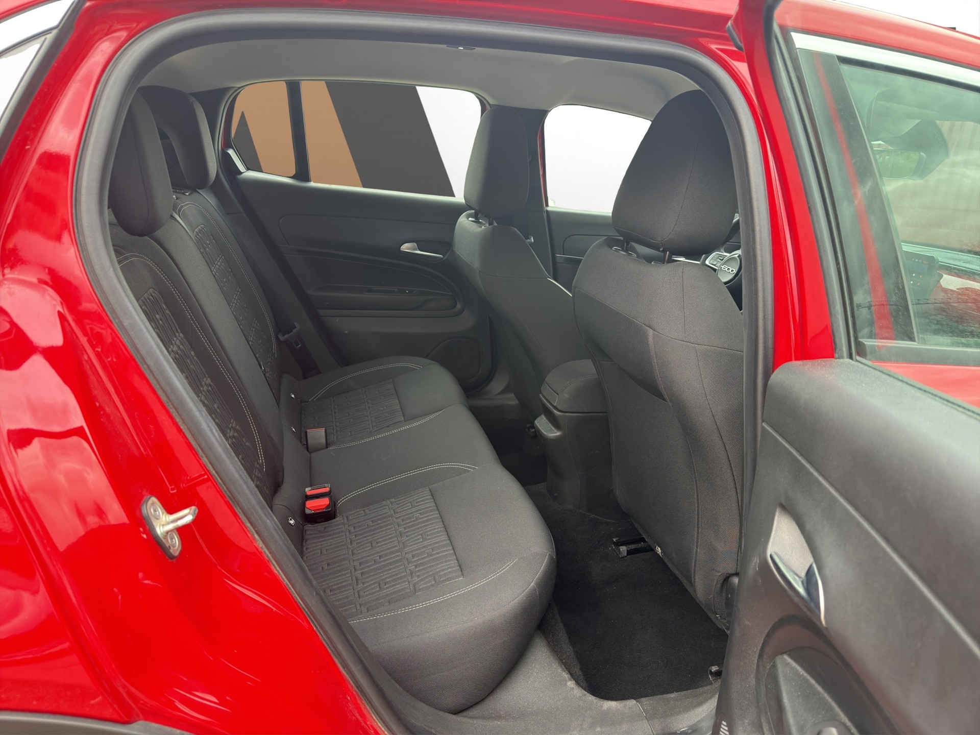 FIAT 600 1.2 Hybrid 145 Cult-image-11