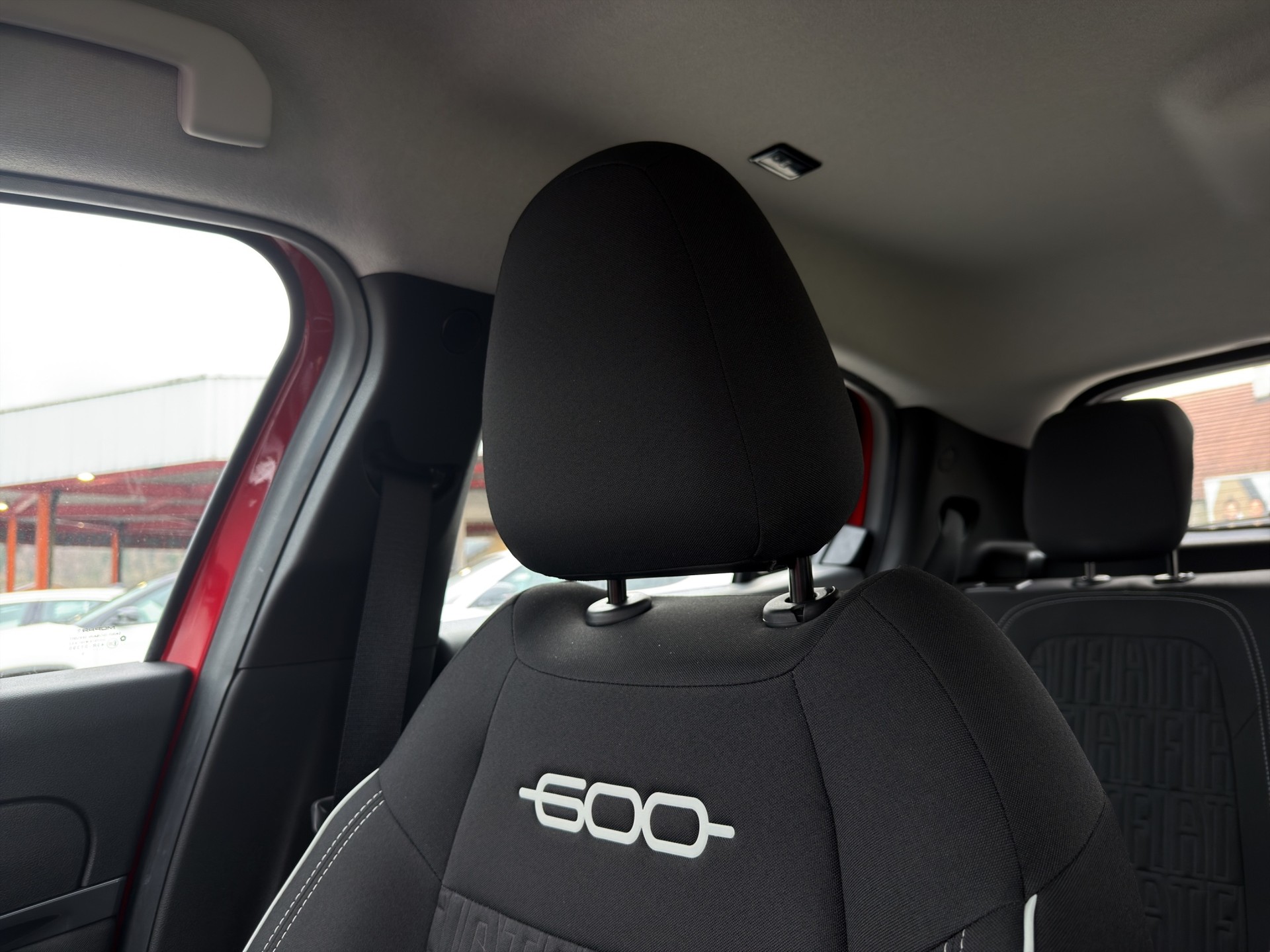 FIAT 600 1.2 Hybrid 145 Cult-image-31