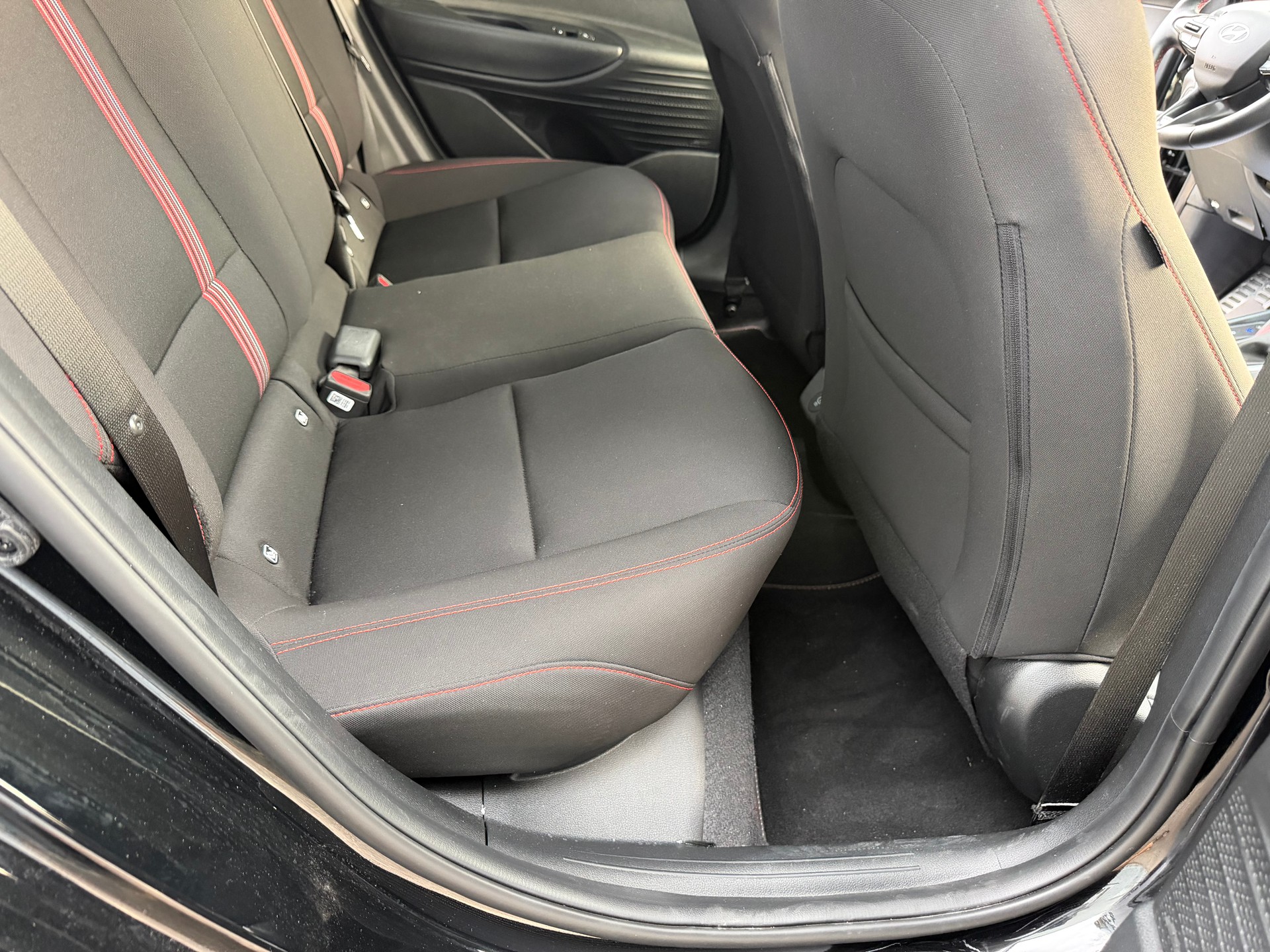 HYUNDAI SCHWARZ CH WAGEN AUTOMAT i20 1.0 T-GDi N-LINE !! DCT. AUTO HAT HAGELSCHADEN. BLACK LINE. GARANTIE 5 JAHRE !!-image-11