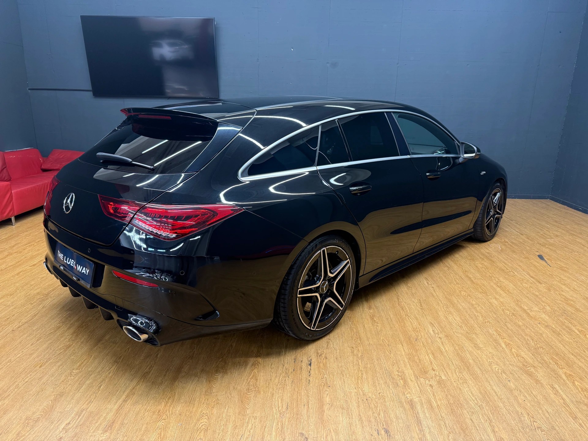 MERCEDES-BENZ CLA 35 4M - SB - AMG / Rückfahrkamera / Panorama-Dach / Multibeam LED-image-6