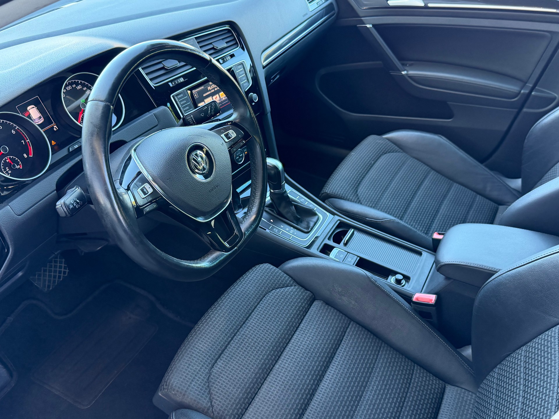 VW Golf 1.4 TSI Highline DSG-image-12