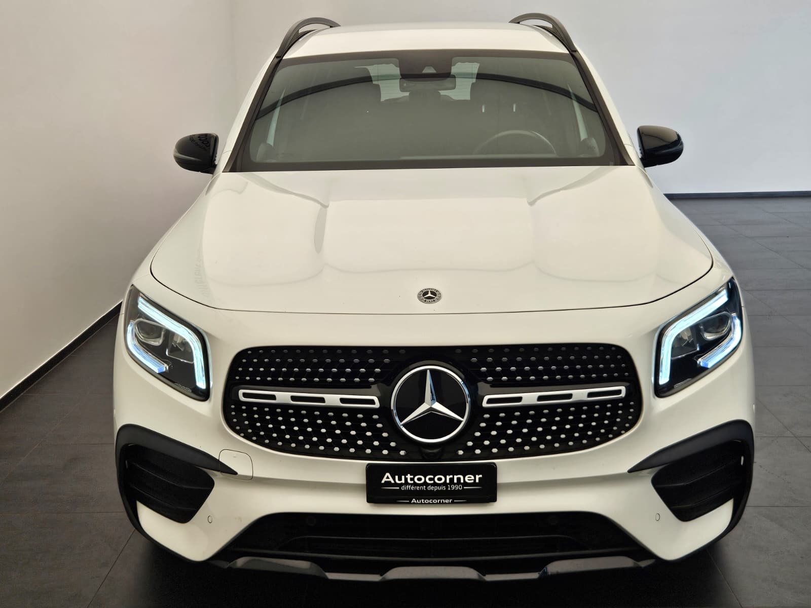 MERCEDES-BENZ GLB 250 AMG Line 8G-Tronic-showroom-element-3