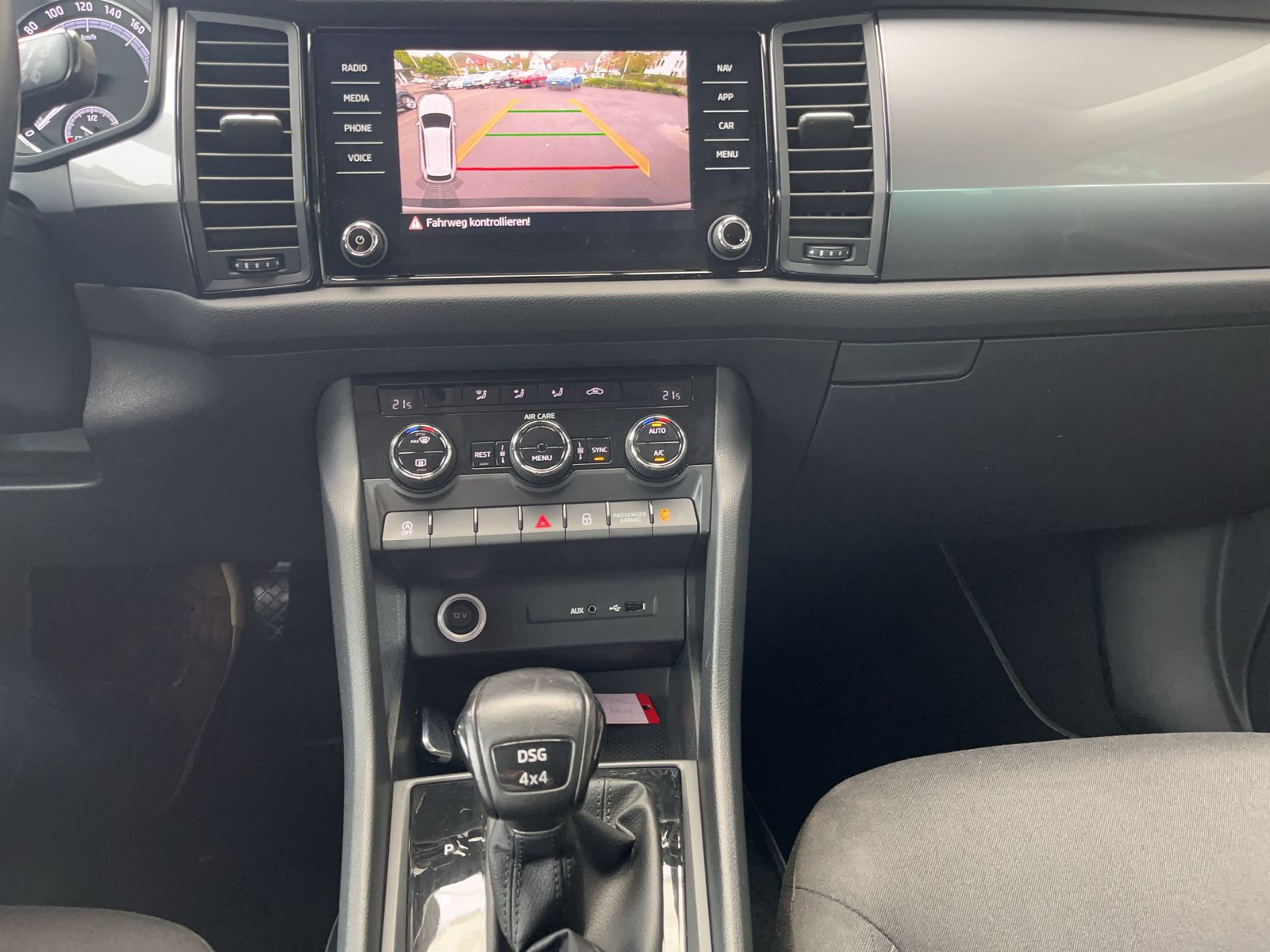 SKODA Kodiaq 1.4 TSI Active DSG 4x4-image-8