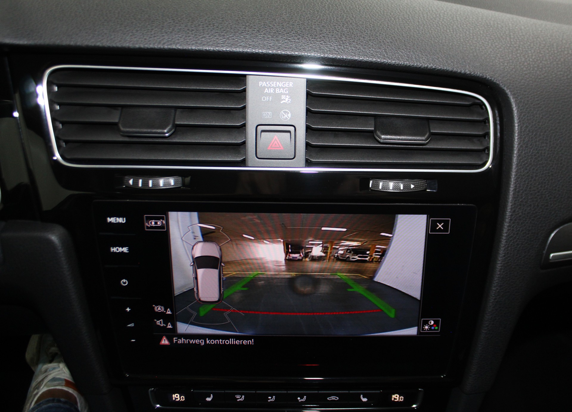 VW Golf 2.0 TSI GTI Performance DSG Black Edition 245PS / CH-Fahrzeug-image-27