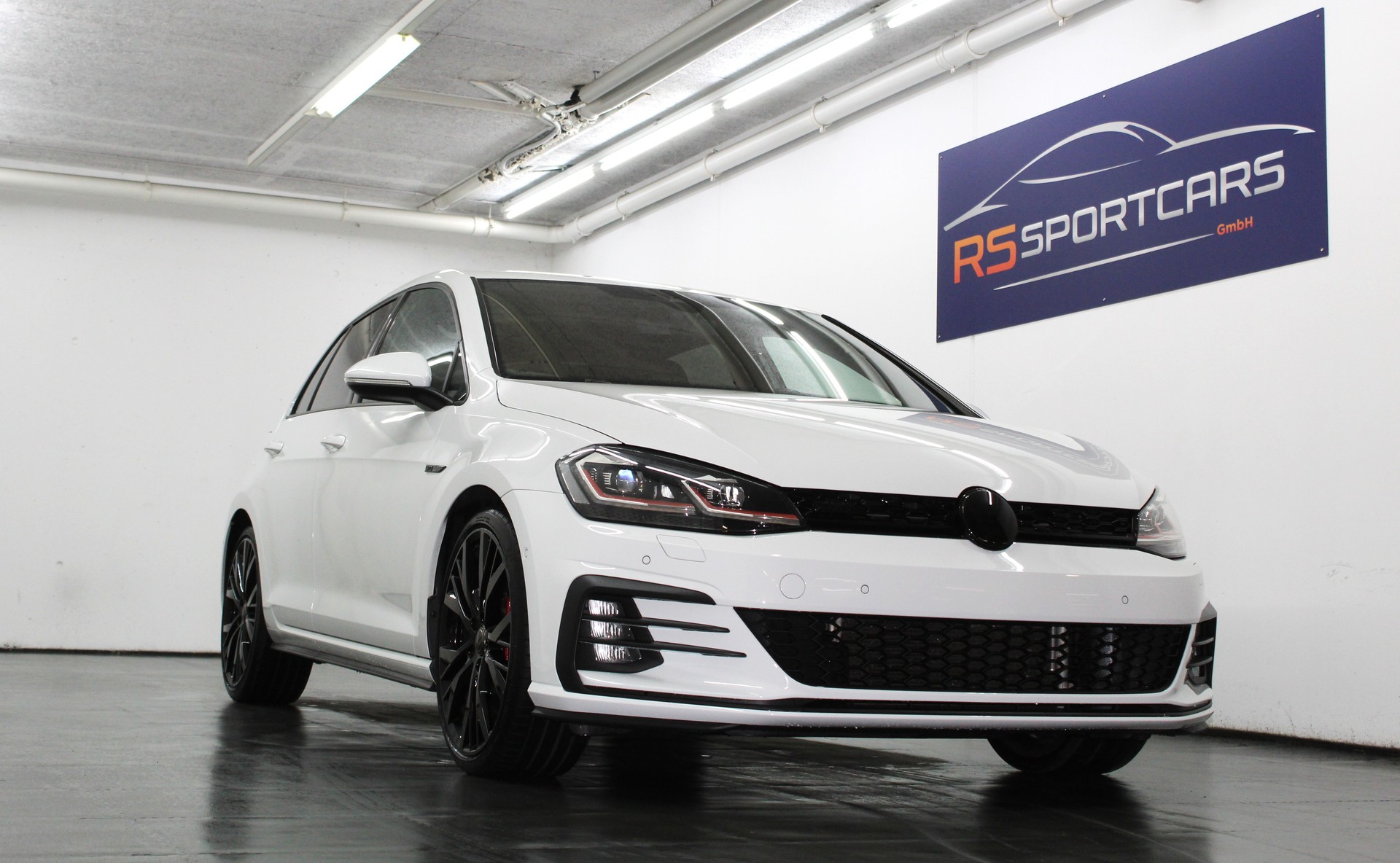 VW Golf 2.0 TSI GTI Performance DSG Black Edition 245PS / CH-Fahrzeug-image-1