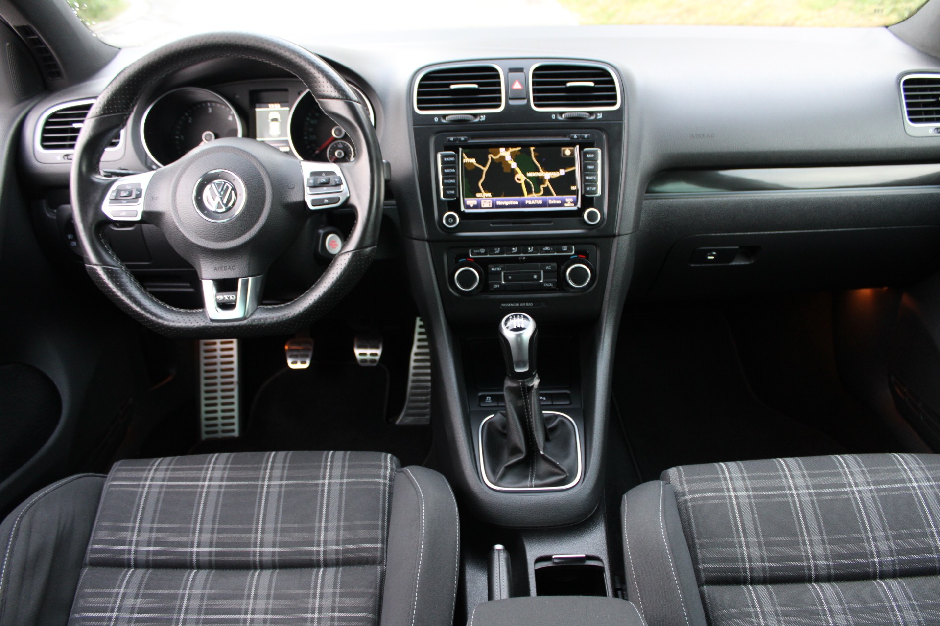 VW Golf 2.0 TDI GT-image-8