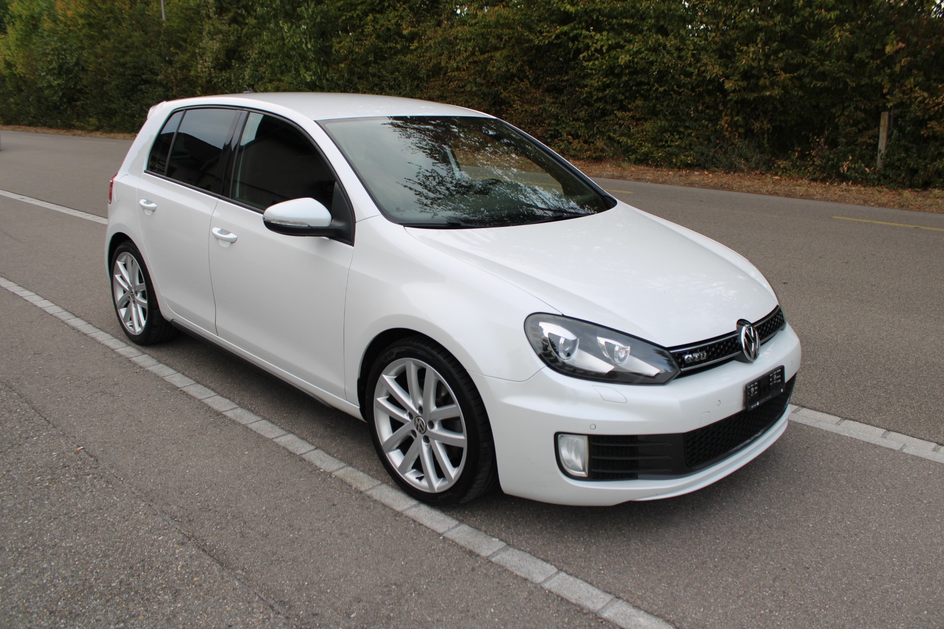 VW Golf 2.0 TDI GT-image-2
