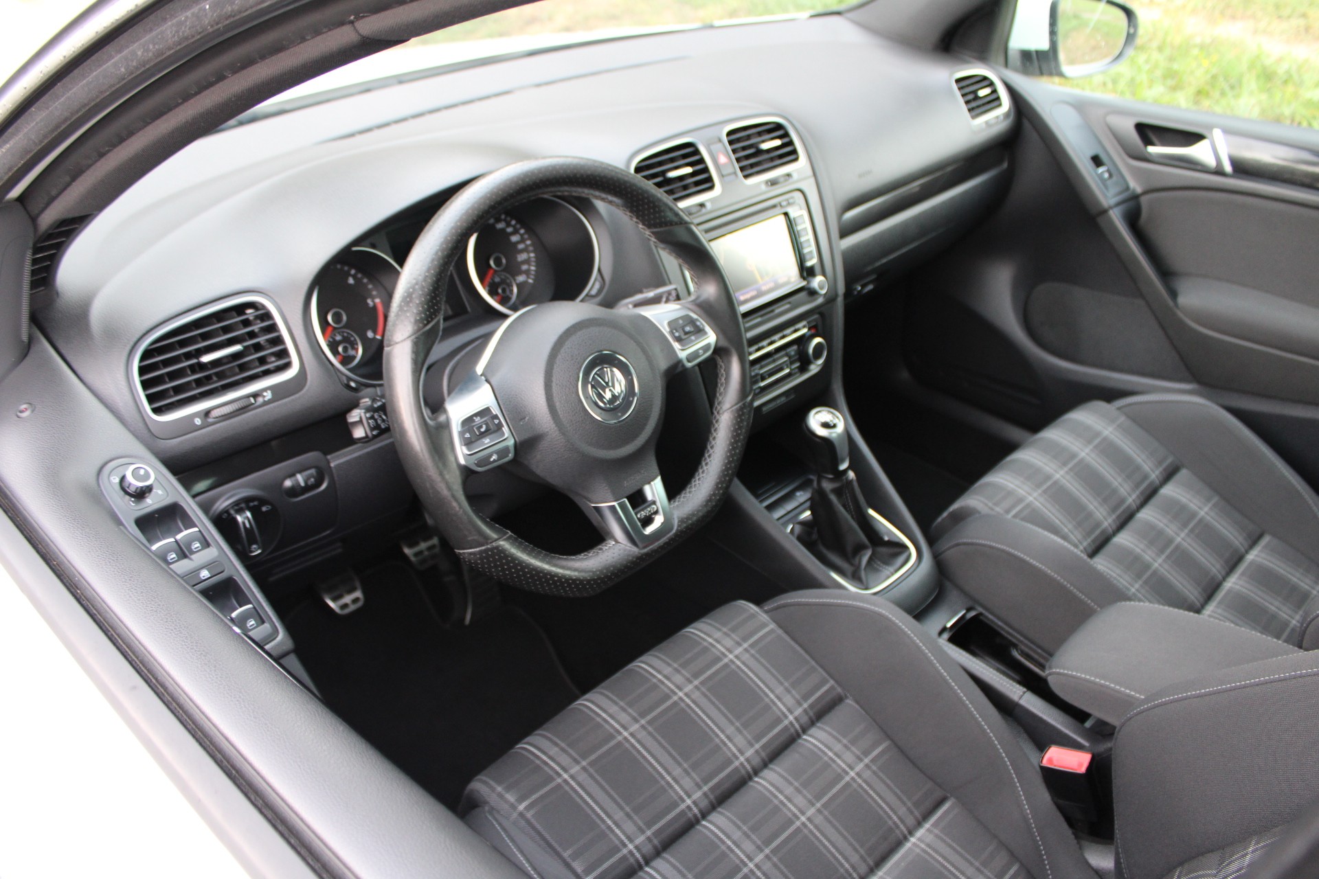 VW Golf 2.0 TDI GT-image-4