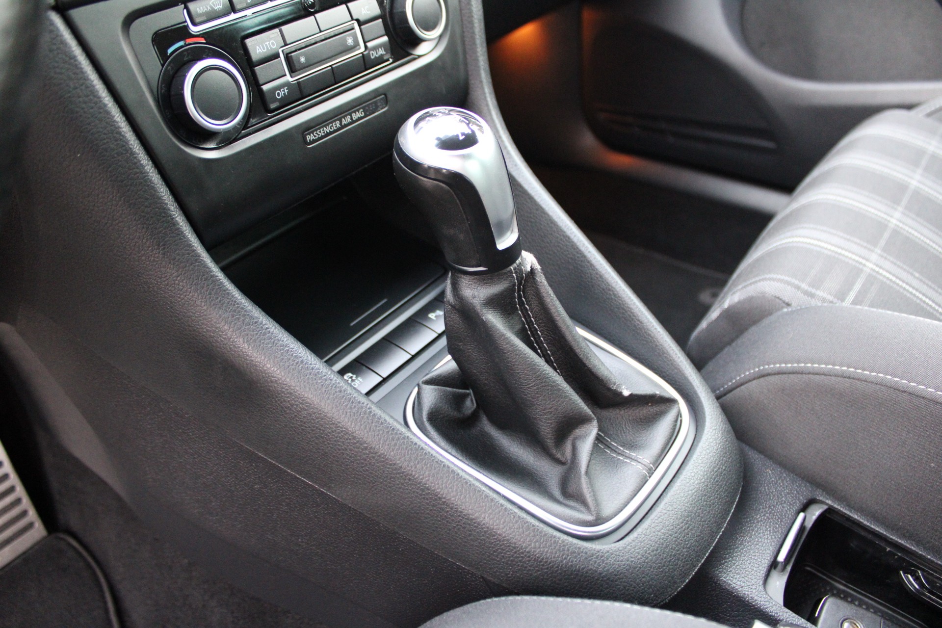 VW Golf 2.0 TDI GT-image-13