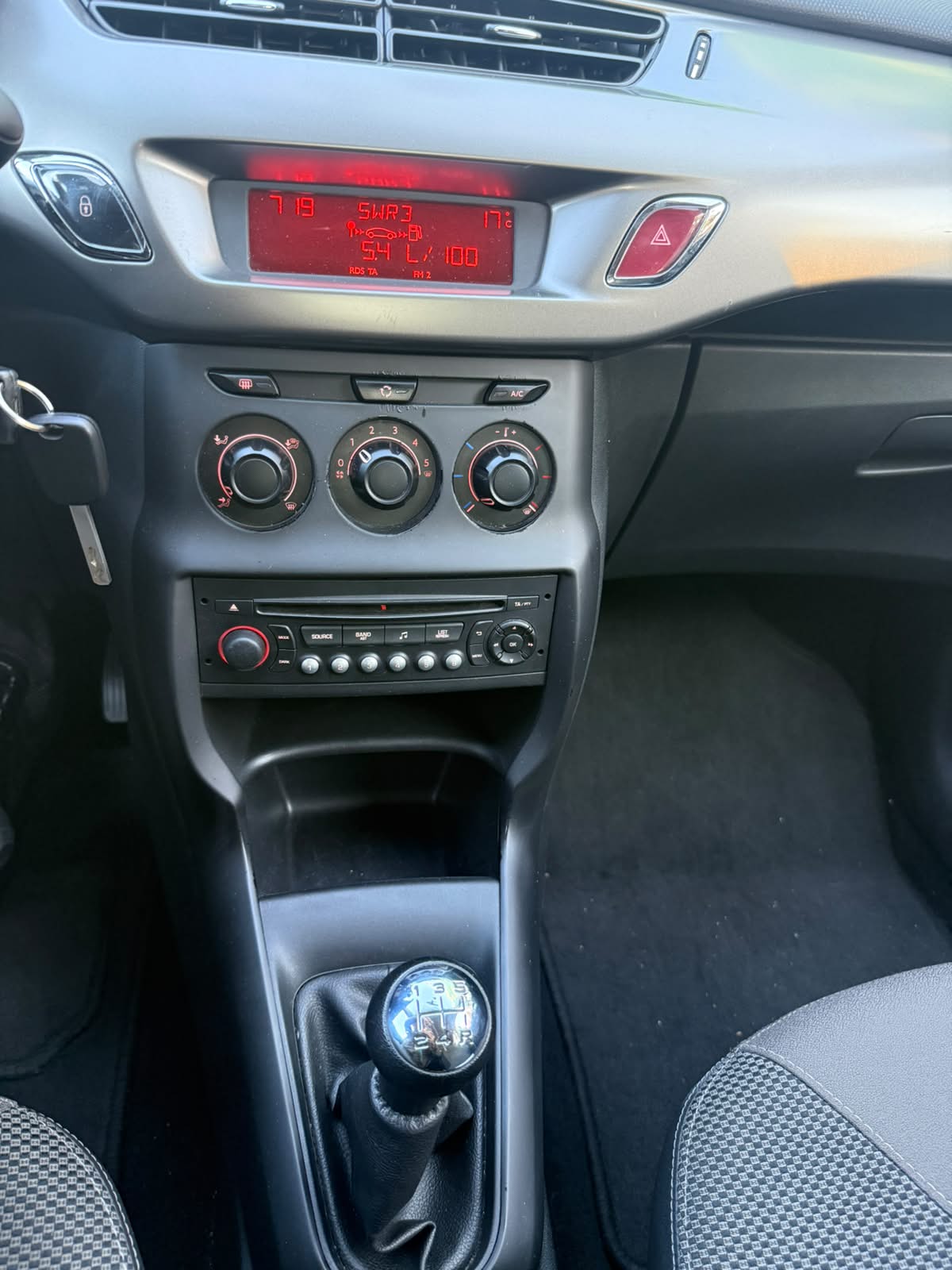 CITROEN C3 1.2i Exclusive-image-5