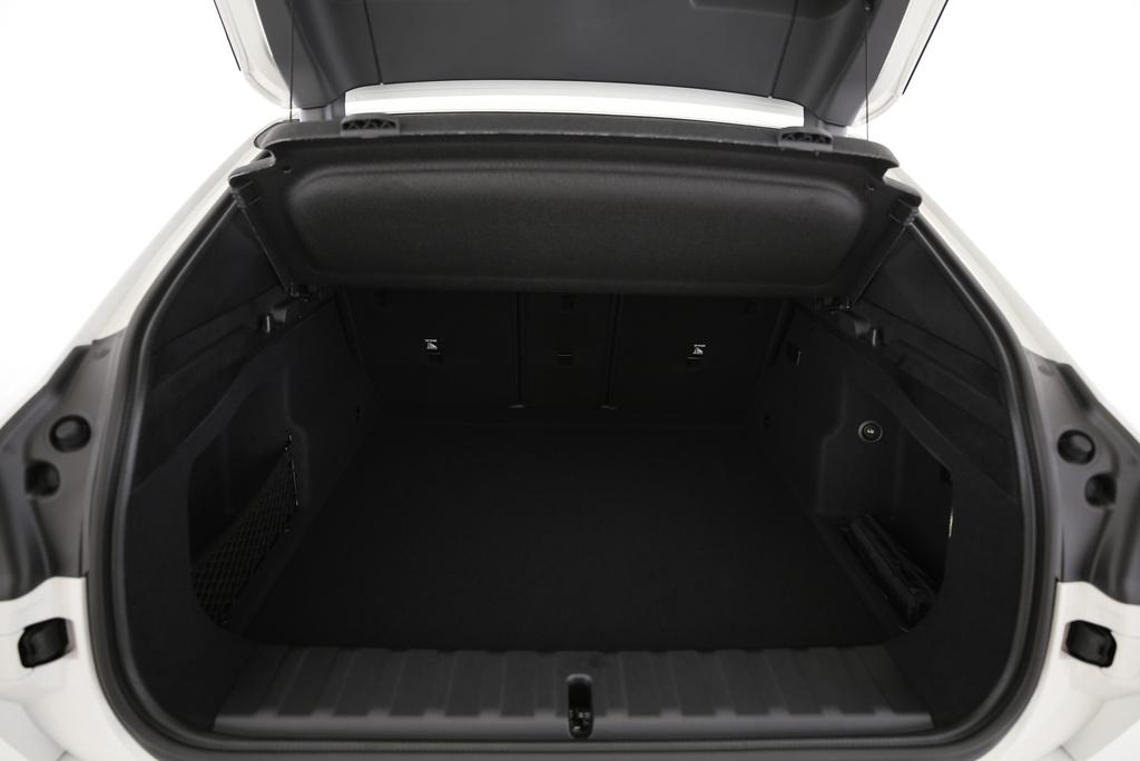 BMW iX2 30 xDrive-image-19
