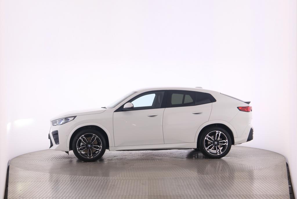 BMW iX2 30 xDrive-image-5