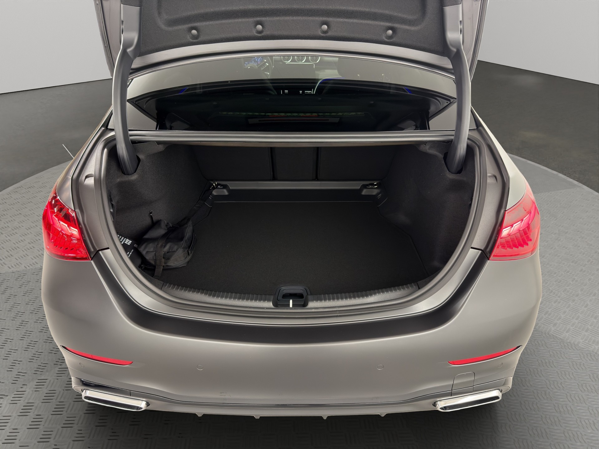 MERCEDES-BENZ C 220 d Swiss Star AMG Line 4matic-image-6