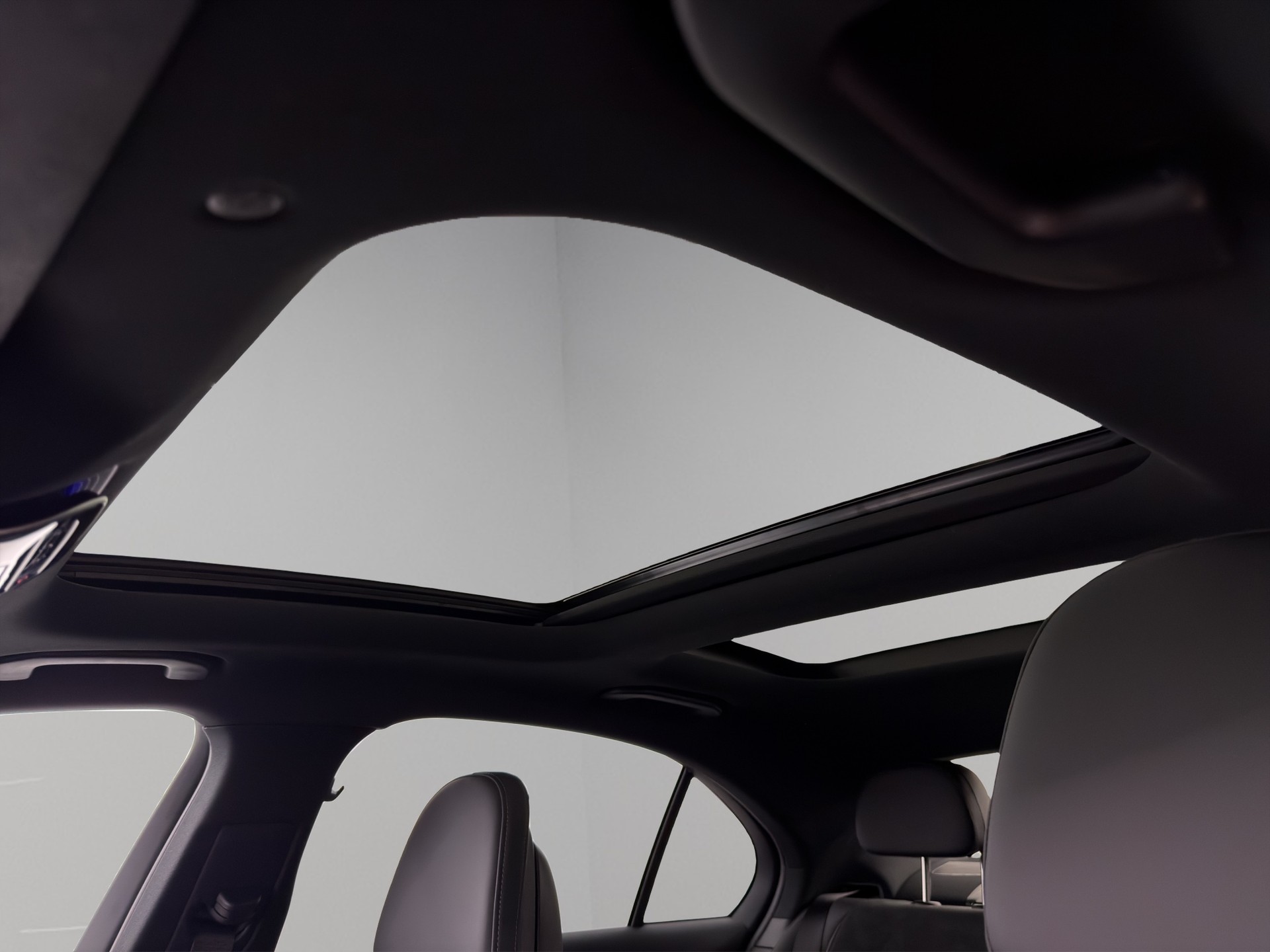 MERCEDES-BENZ C 220 d Swiss Star AMG Line 4matic-image-7
