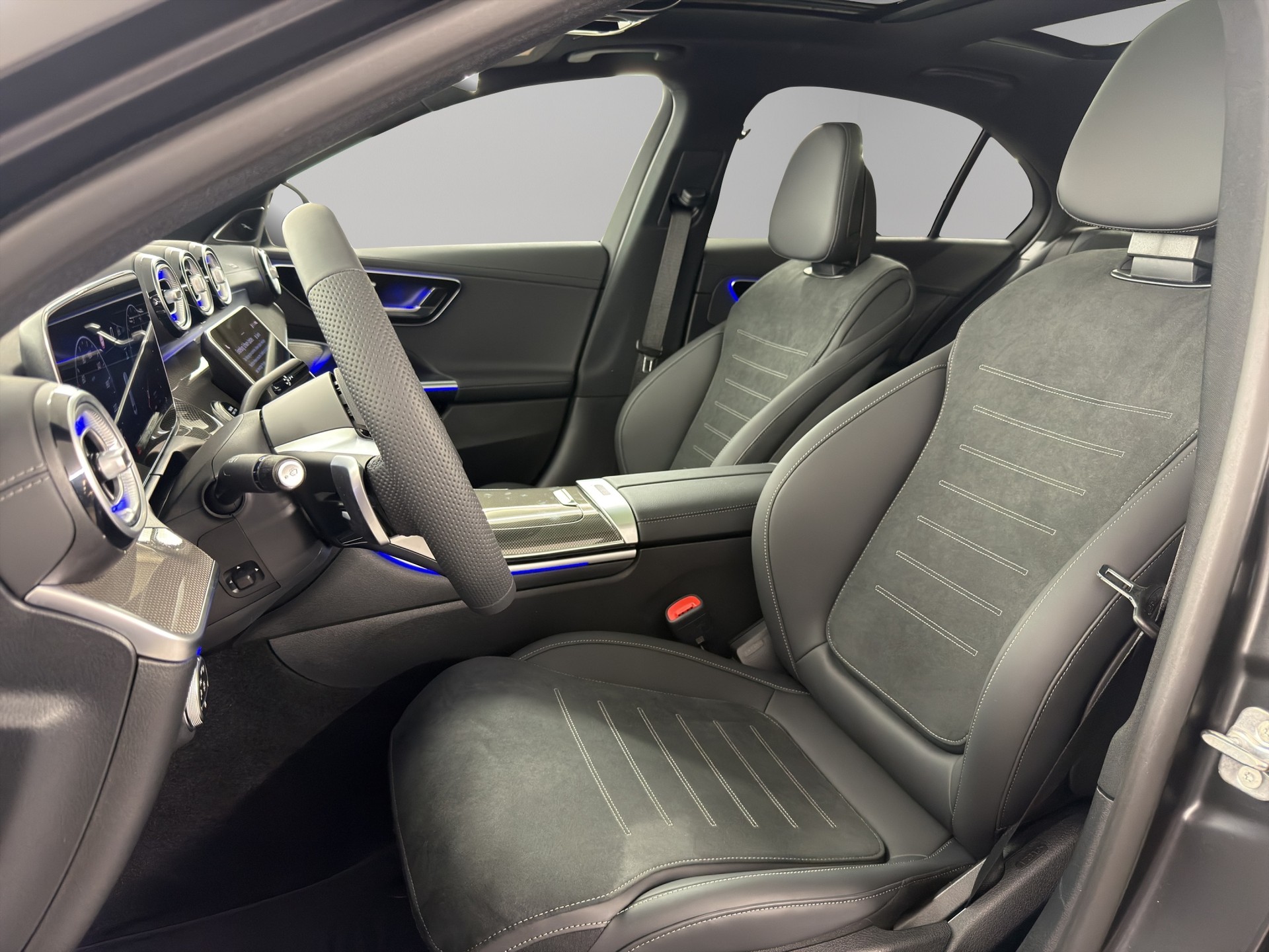 MERCEDES-BENZ C 220 d Swiss Star AMG Line 4matic-image-13