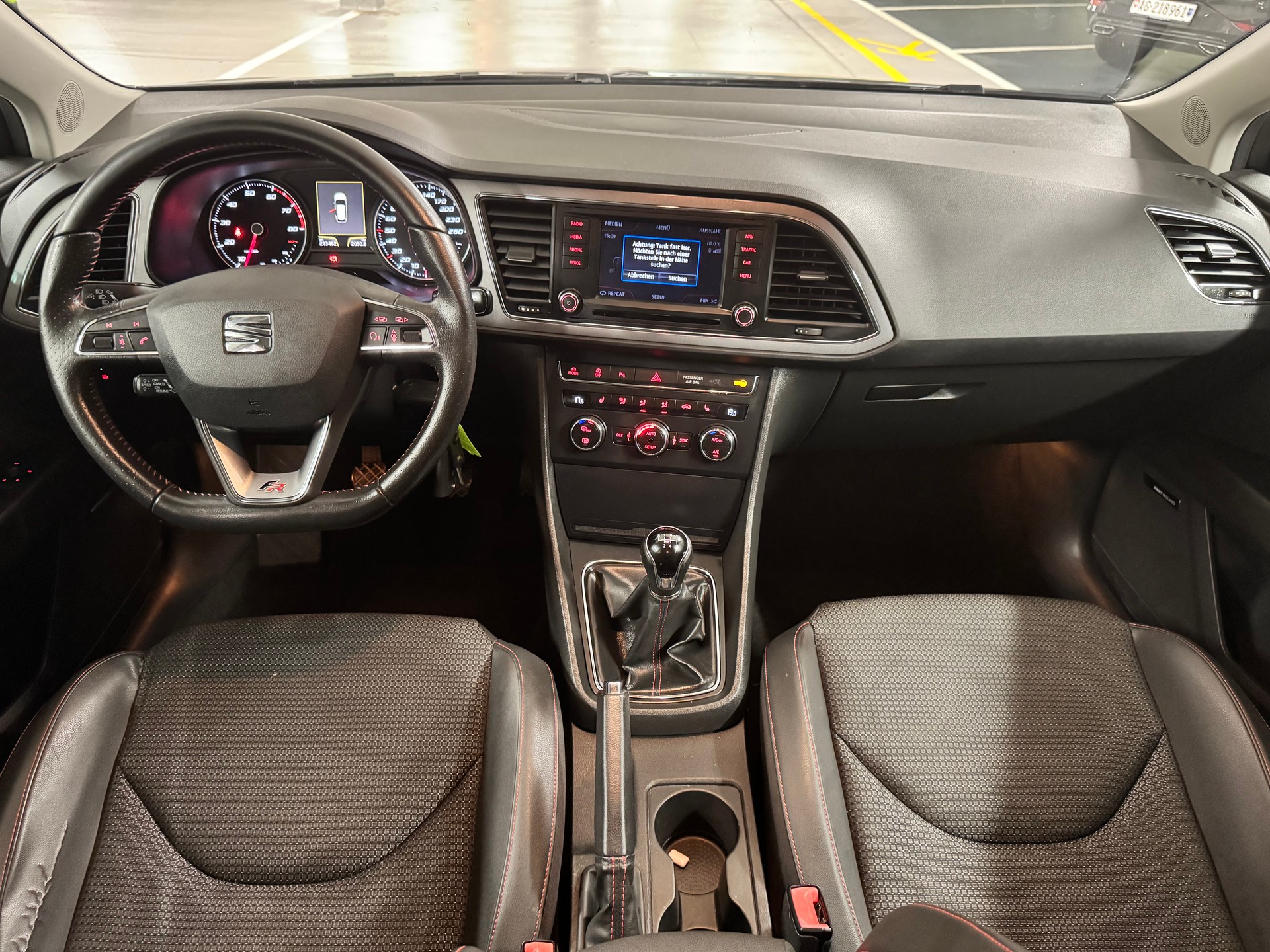 SEAT Leon ST 1.4 TSI Style-image-11