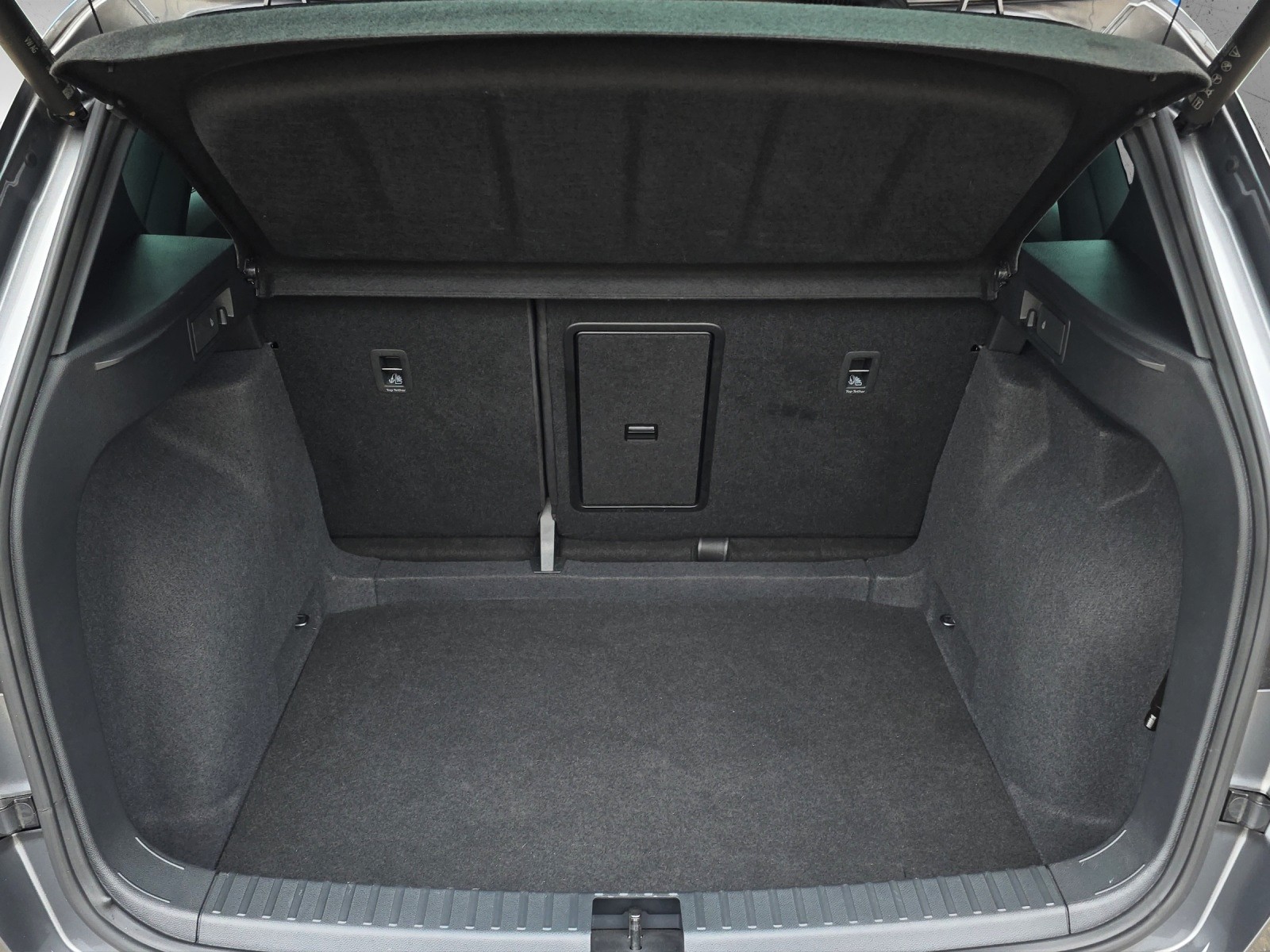 SEAT Ateca 1.5 TSI EVO DSG FR mit AHK-image-15