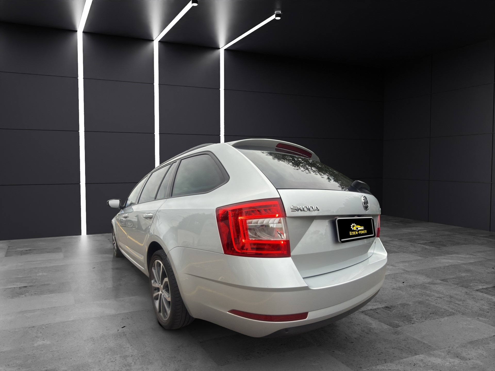 SKODA Octavia Combi 2.0 TSI Soleil 4x4 DSG-image-5