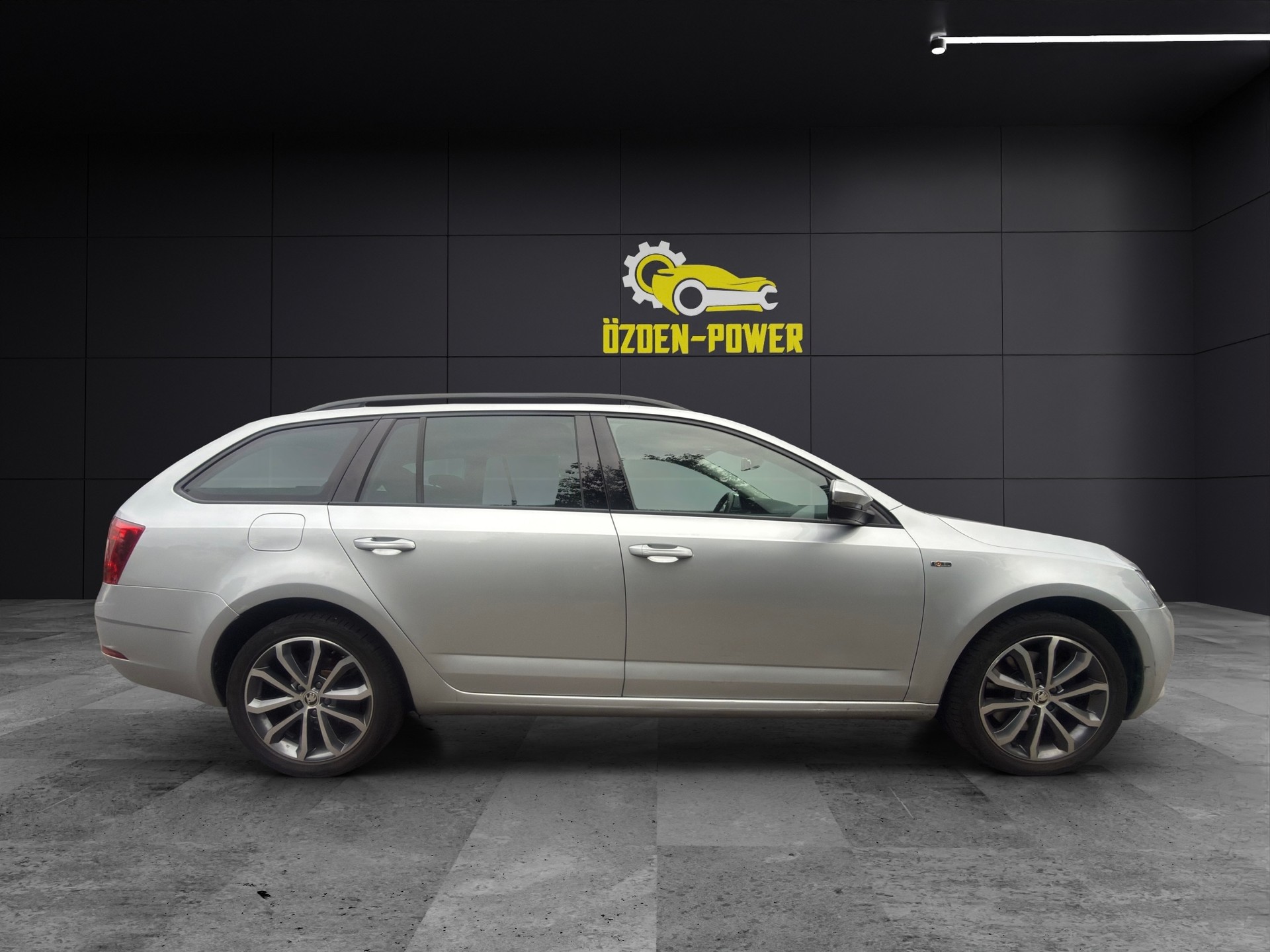 SKODA Octavia Combi 2.0 TSI Soleil 4x4 DSG-image-3