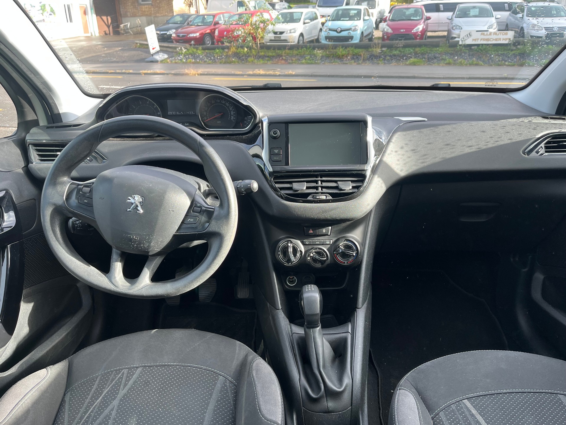 PEUGEOT 208 1.2 VTI Active-image-7