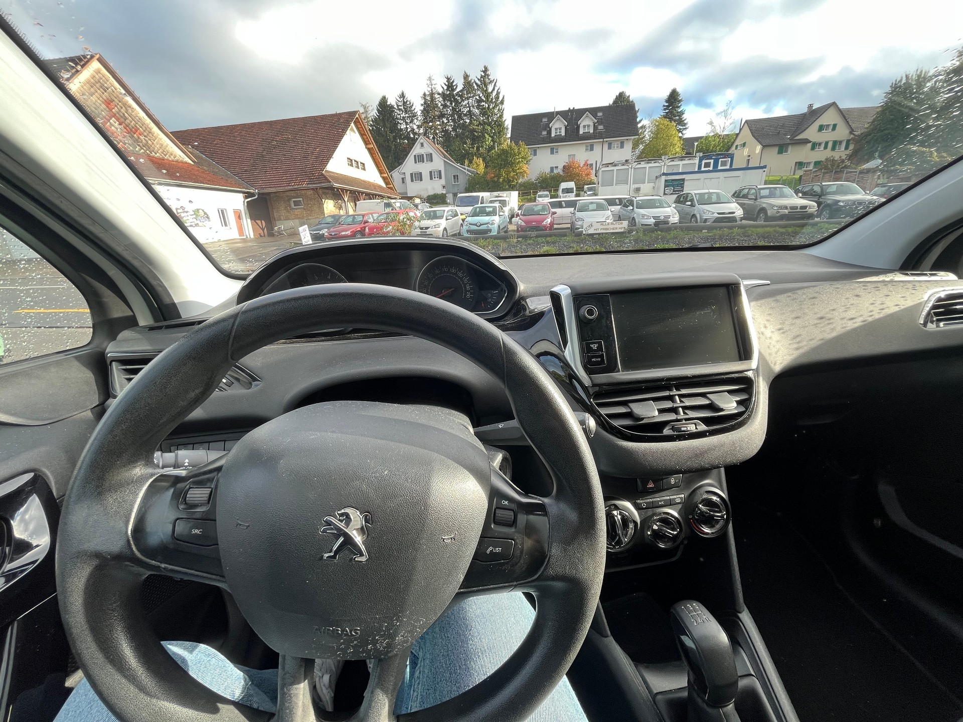 PEUGEOT 208 1.2 VTI Active-image-6