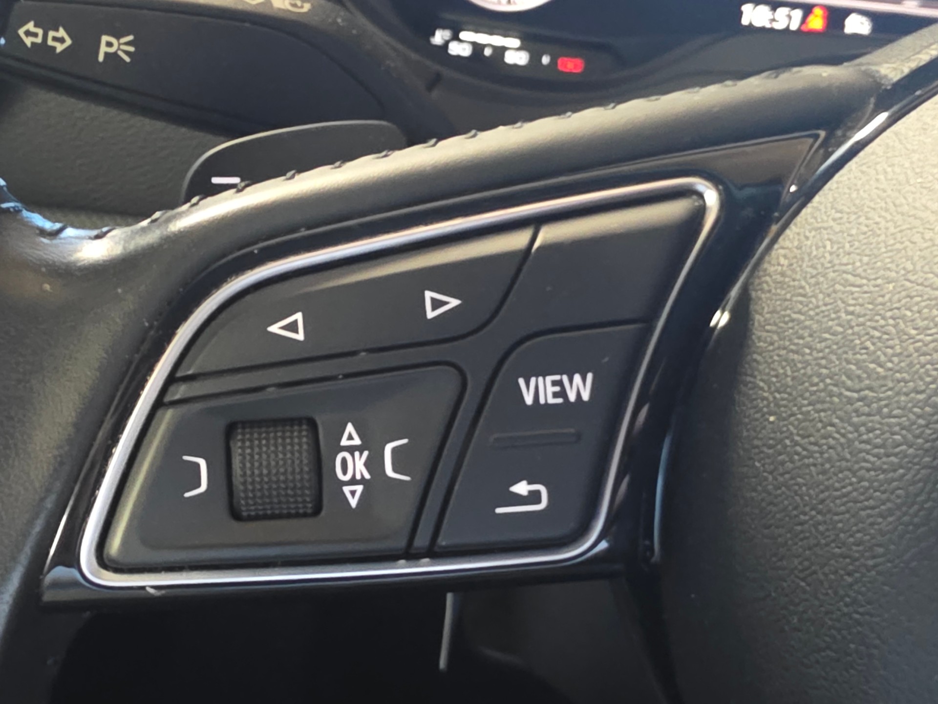 AUDI A3 Sportback 2.0 TFSI Sport quattro S-tronic-image-15