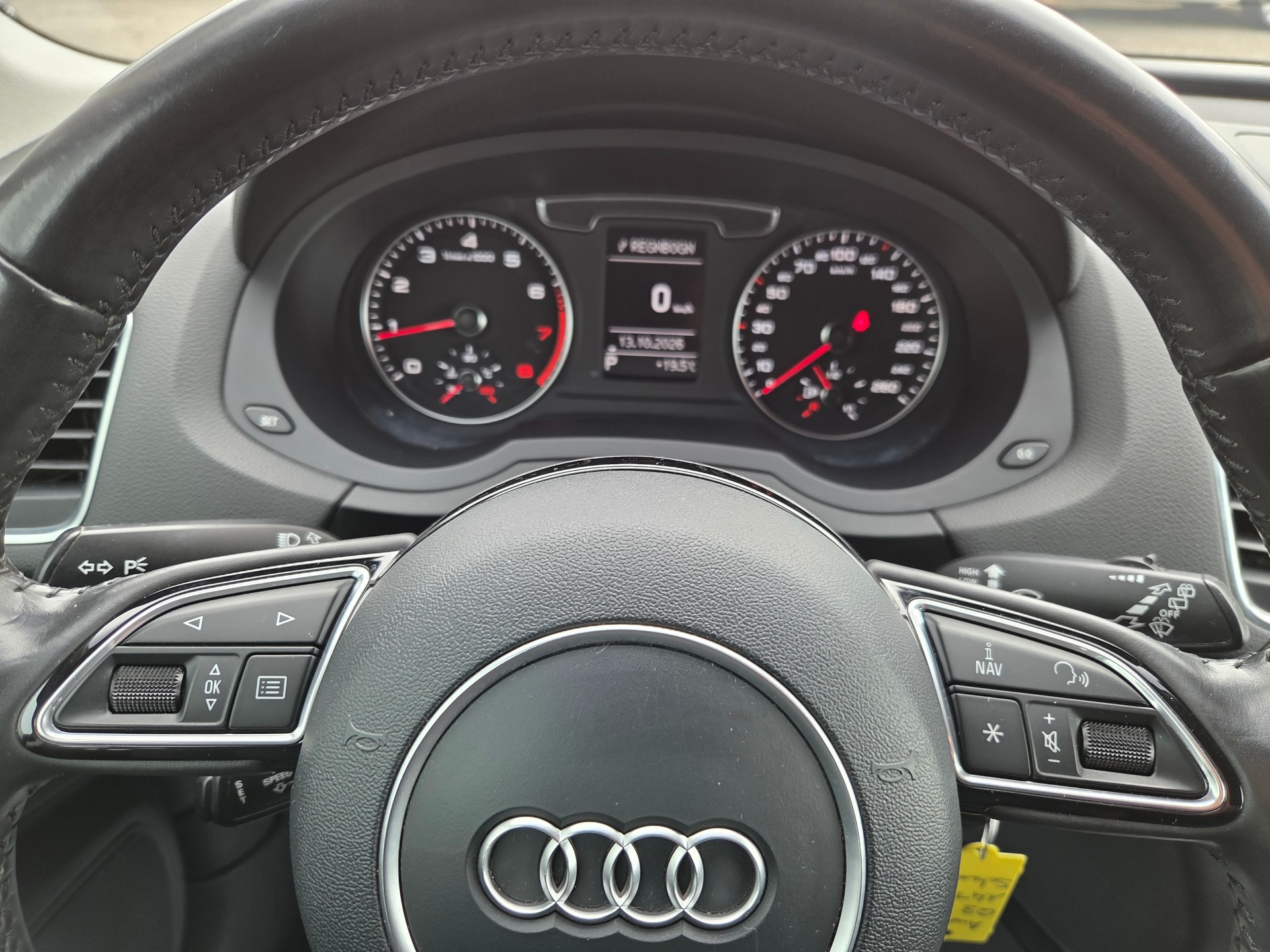 AUDI Q3 1.4 TFSI S-tronic-image-17