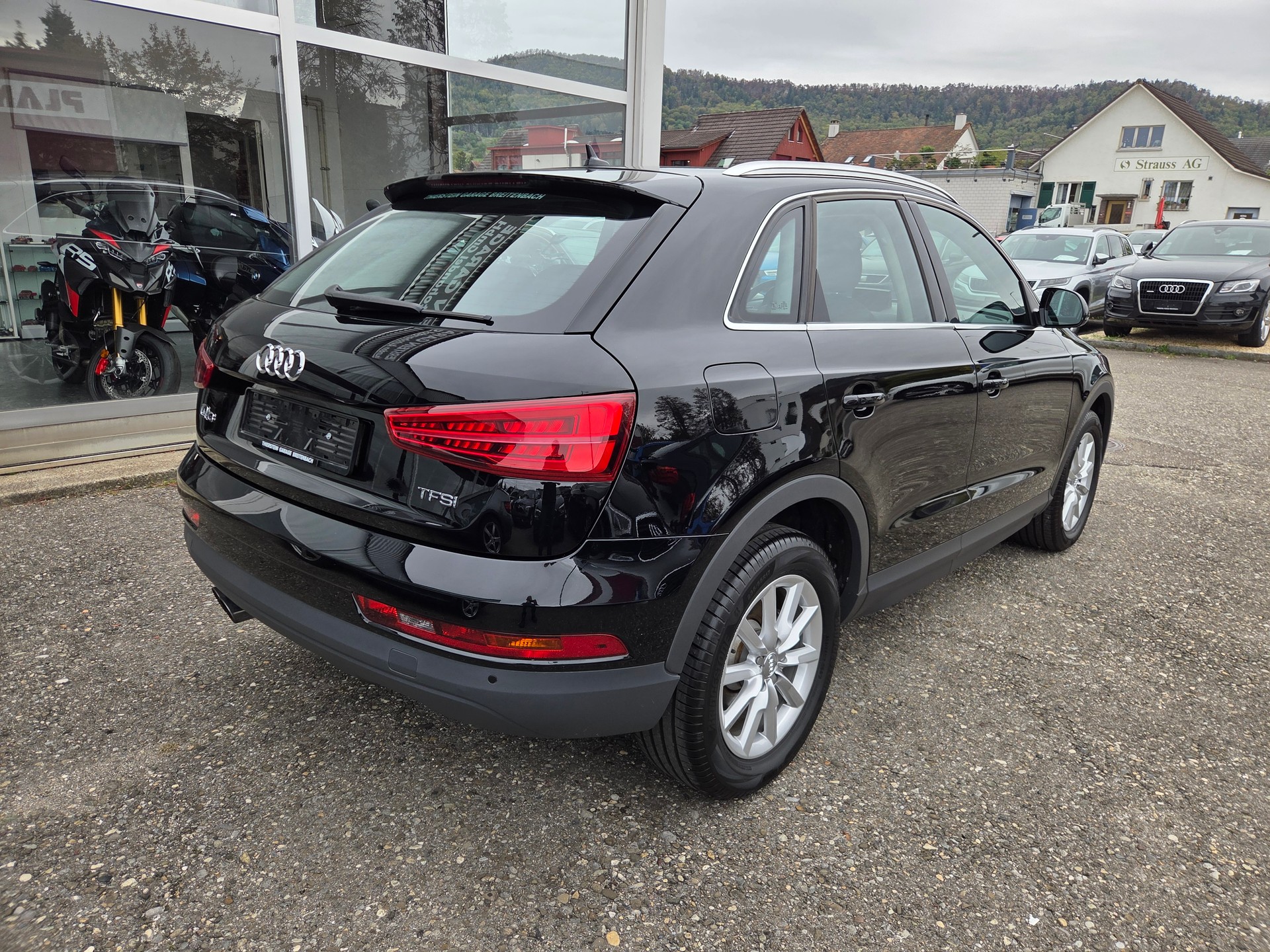 AUDI Q3 1.4 TFSI S-tronic-image-8