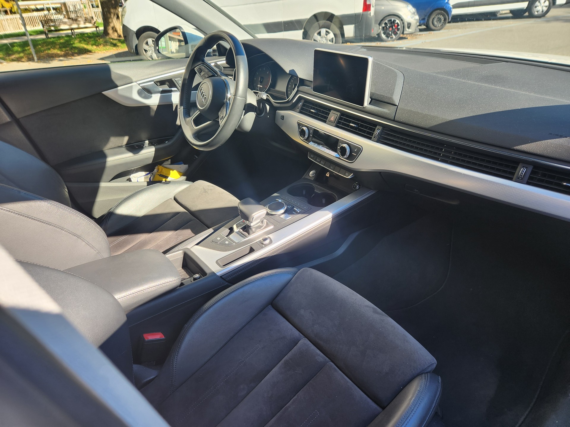 AUDI A4 Avant 2.0 TFSI g-tron Design S-tronic-image-5