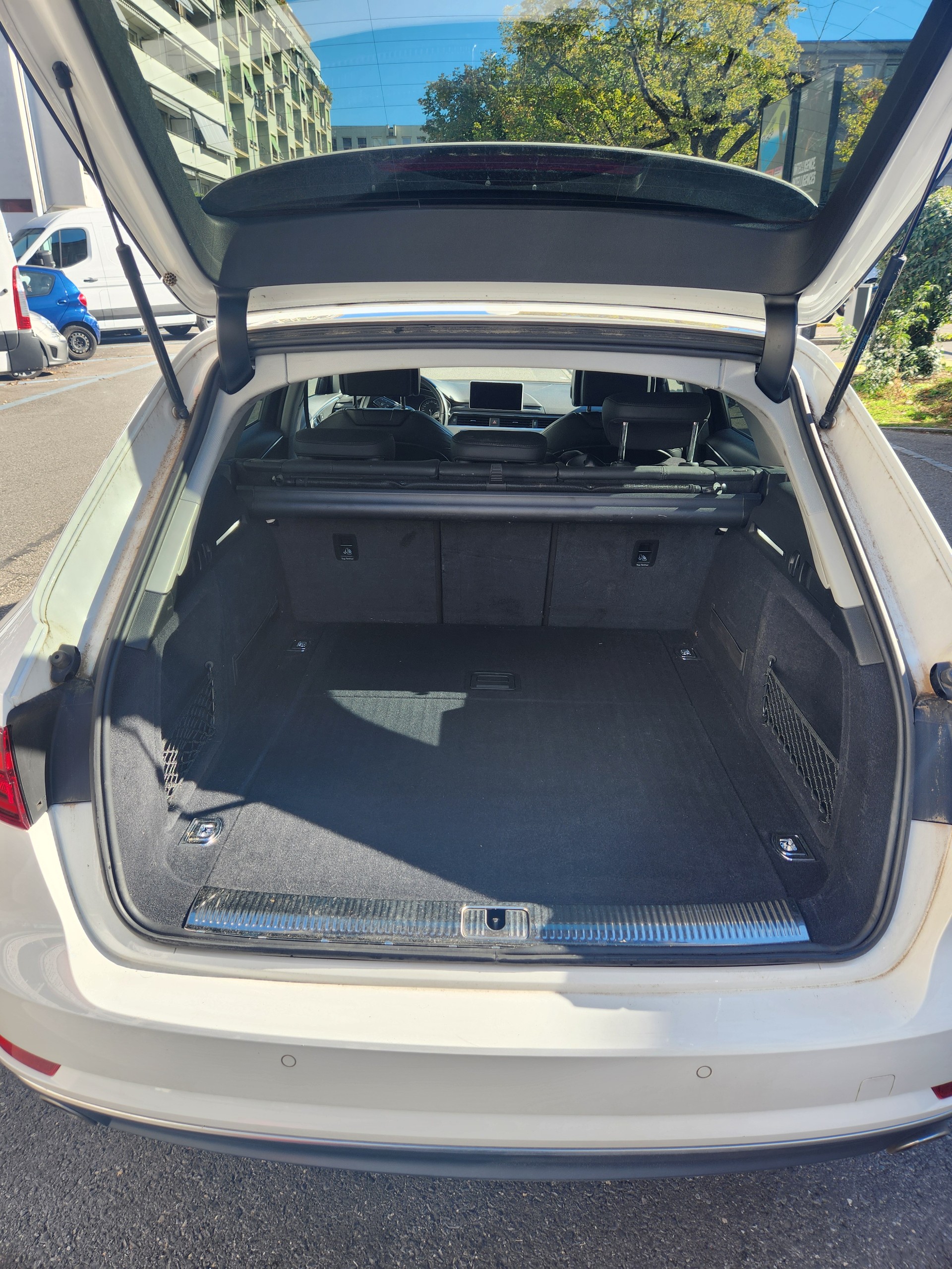 AUDI A4 Avant 2.0 TFSI g-tron Design S-tronic-image-6