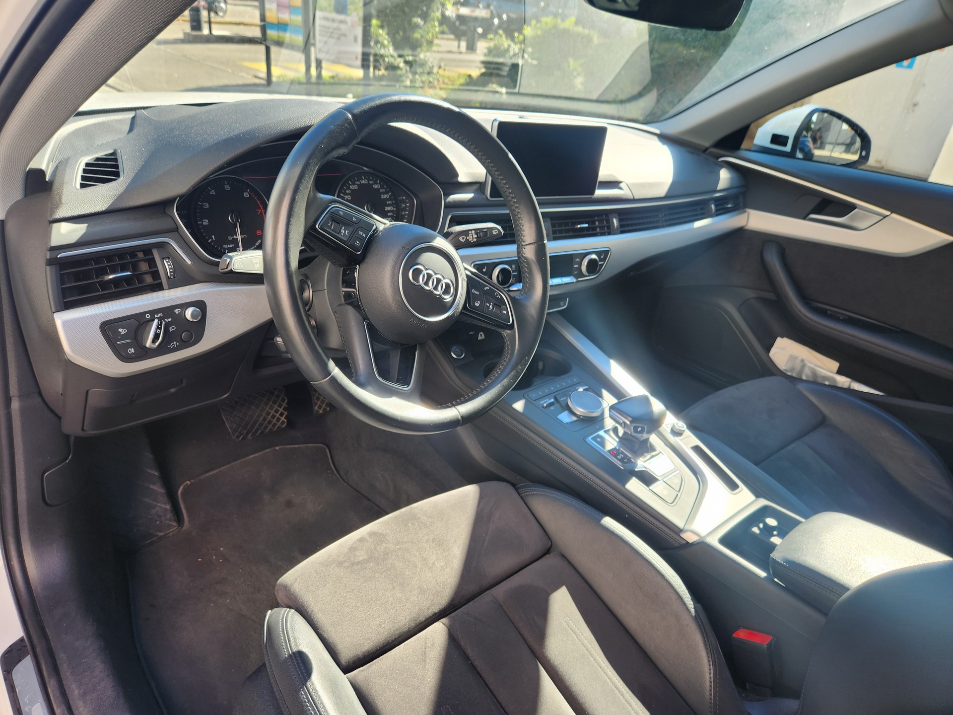 AUDI A4 Avant 2.0 TFSI g-tron Design S-tronic-image-7